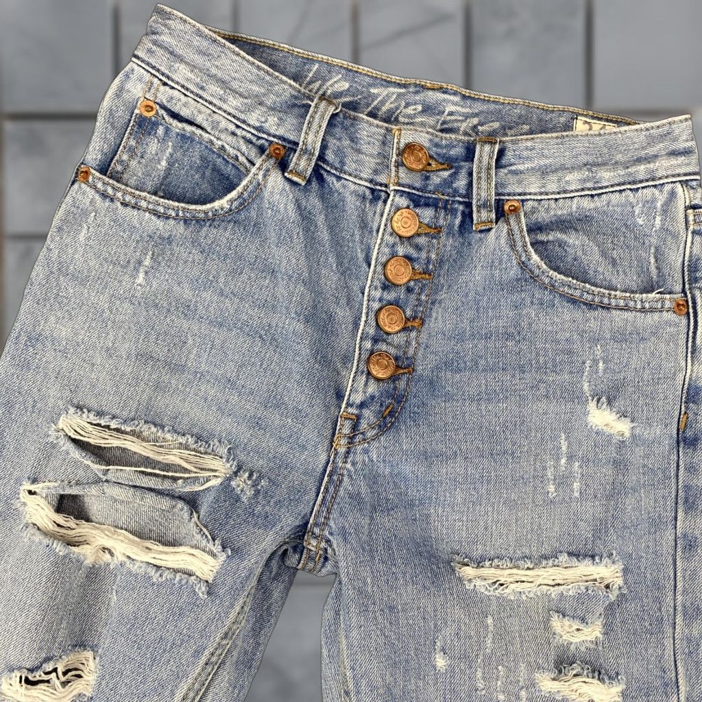 Vintage VINTAGE We The Free Jeans Womens 24 Light Wash High Rise Distressed Straight Leg Raw Hem Size 42" / US 20 - 1 Thumbnail