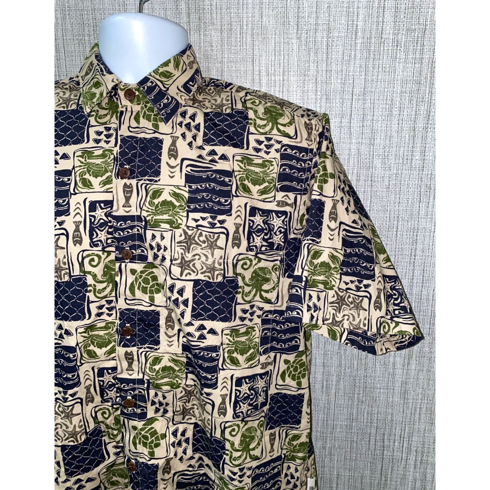 Vivobarefoot Go Barefoot Mens Short Sleeve Button-Up Hawaiian Style Shirt Turtle Print Multicolor Size S Regular Colorful Cotton Size US S / EU 44-46 / 1 - 2 Thumbnail