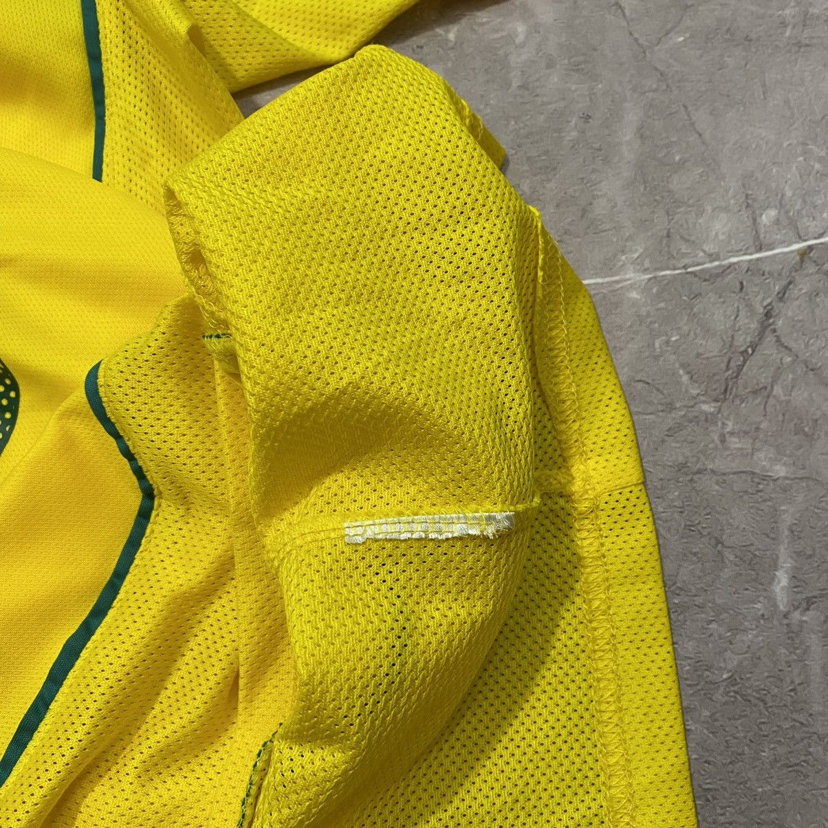 Nike RONALDINHO ! NIKE BRAZIL TEE SOCCER JERSEY 00S Size US S / EU 44-46 / 1 - 10 Thumbnail