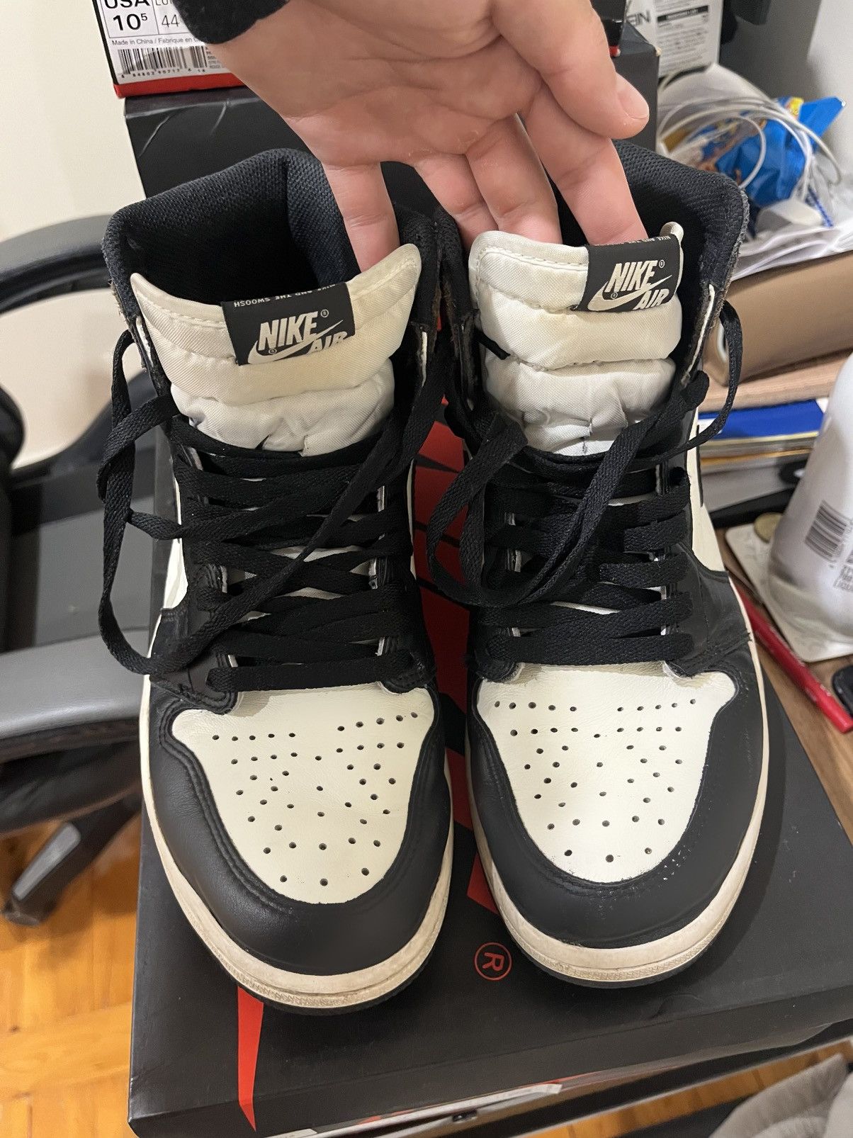 Jordan Brand Jordan 1 Retro High OG Mocha Size US 10 / EU 43 - 2 Thumbnail
