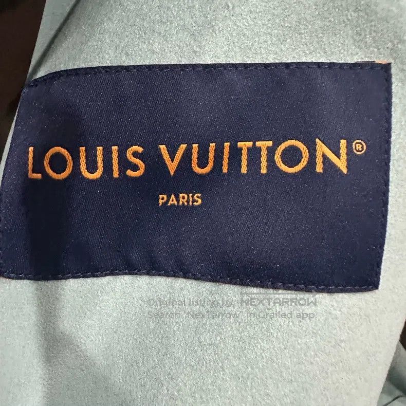 Louis Vuitton Louis Vuitton Small logo embossed on the chest, full of lo Size US M / EU 48-50 / 2 - 3 Thumbnail