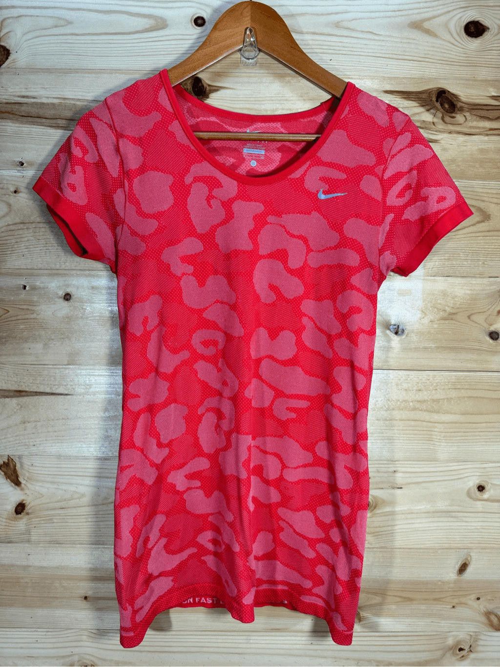 Nike Nike Women's Size Small Dri-FIT Running Top Red Camo Size S / US 4 / IT 40 - 1 Thumbnail