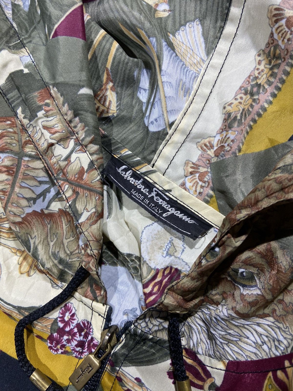Salvatore Ferragamo Vintage Salavatore Ferragamo Full Print jacket Silk Size US L / EU 52-54 / 3 - 7 Thumbnail