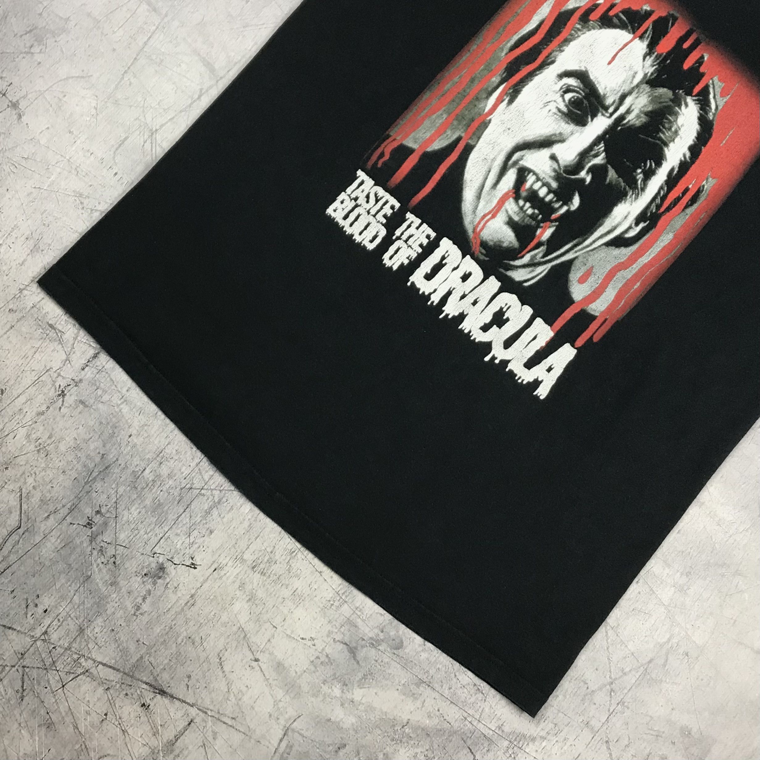 Expert Horror 2005 Taste The Blood of Dracula Hammer Vampire Tee Size US L / EU 52-54 / 3 - 12 Thumbnail