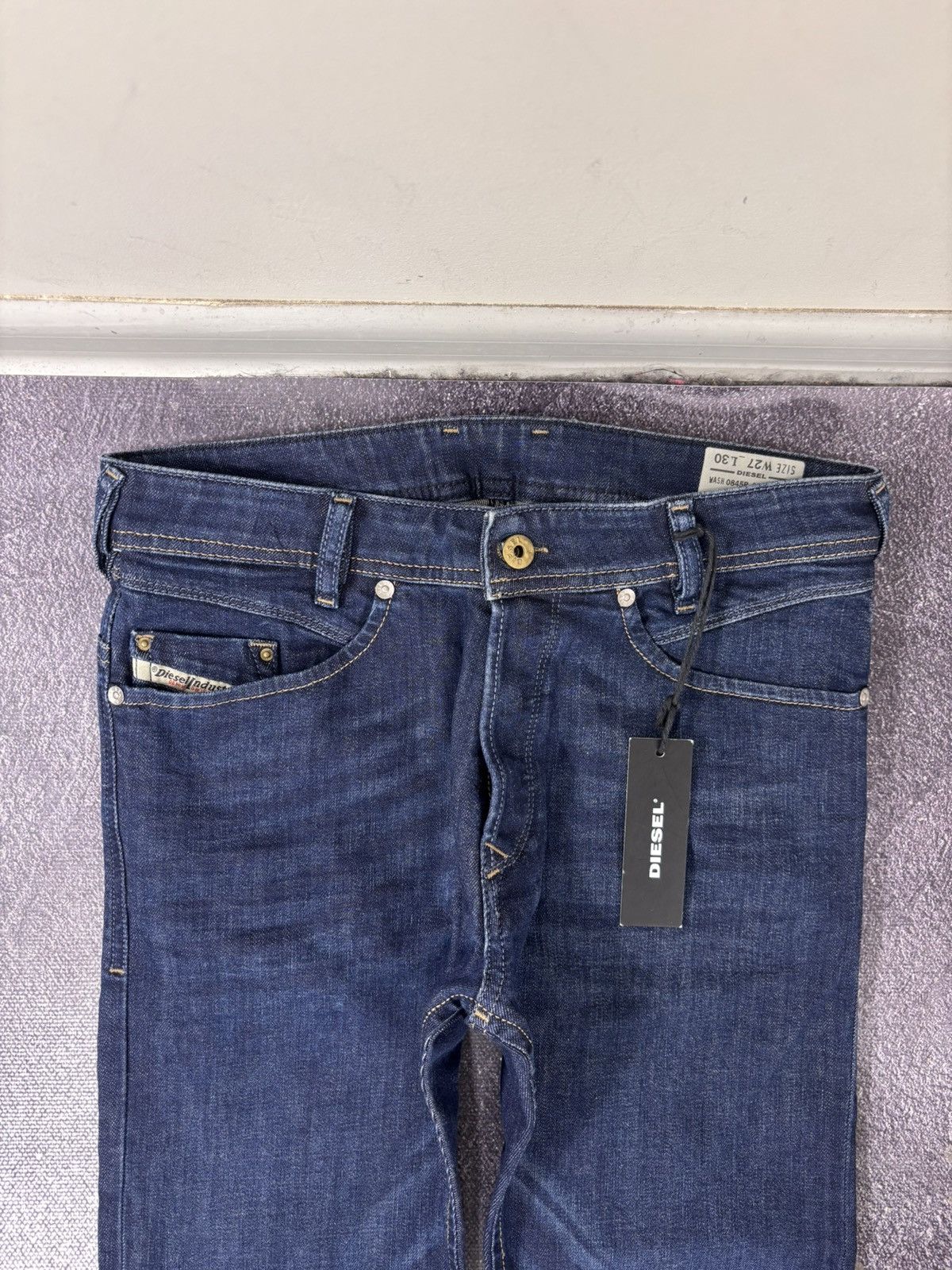 Diesel Diesel Iakop NWT Men’s Regular Slim Tapered Denim Jeans Size US 27 - 5 Thumbnail