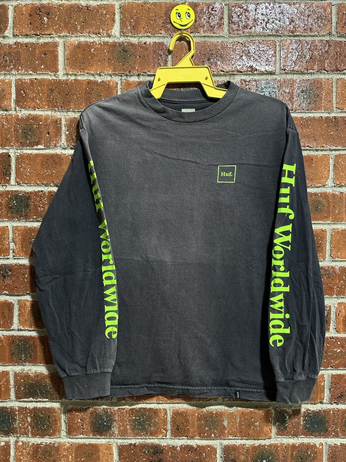 Huf Thrashed Vintage Huf Worldwide Long Sleeve Sun Faded Tee Size US M / EU 48-50 / 2 - 1 Thumbnail