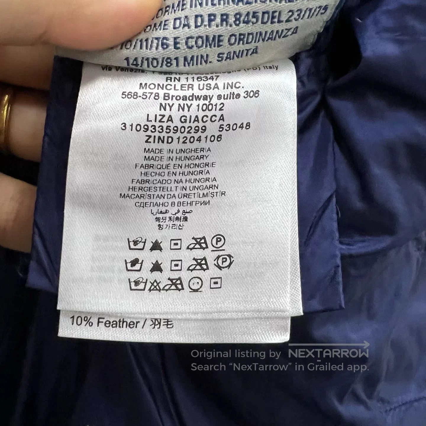 Moncler moncler navy puffer jacket size 0. Size US XXS / EU 40 - 4 Thumbnail