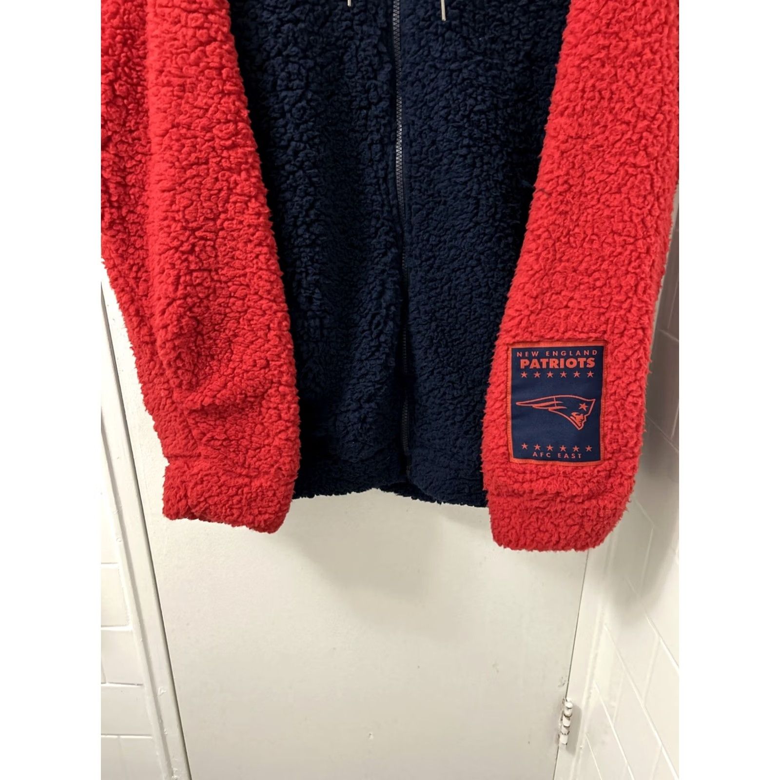 NFL NFL Team Apparel Hoodie Mens XL Blue Red Patriots Fleece Full Zip JKT L/S Size US XL / EU 56 / 4 - 3 Thumbnail
