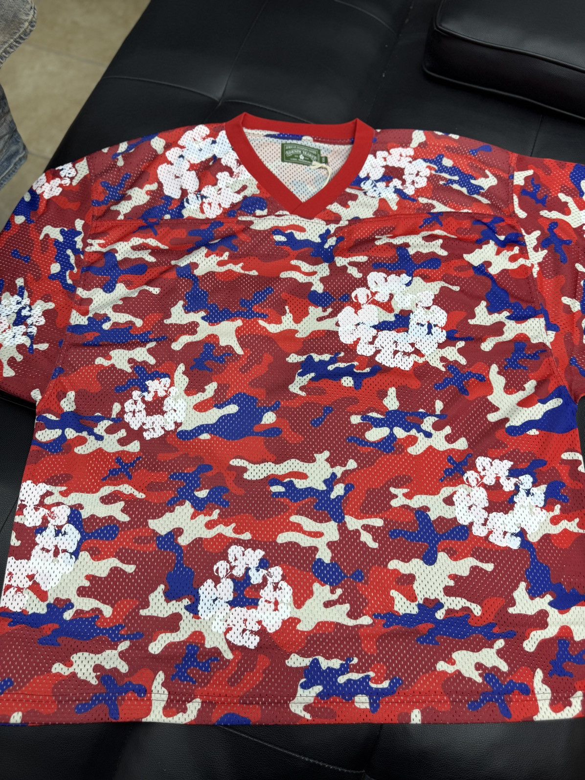 DENIM TEARS Denim Tears Red Camo Cotton Wreath Jersey Size XXL (NEW) Size US XXL / EU 58 / 5 - 1 Thumbnail