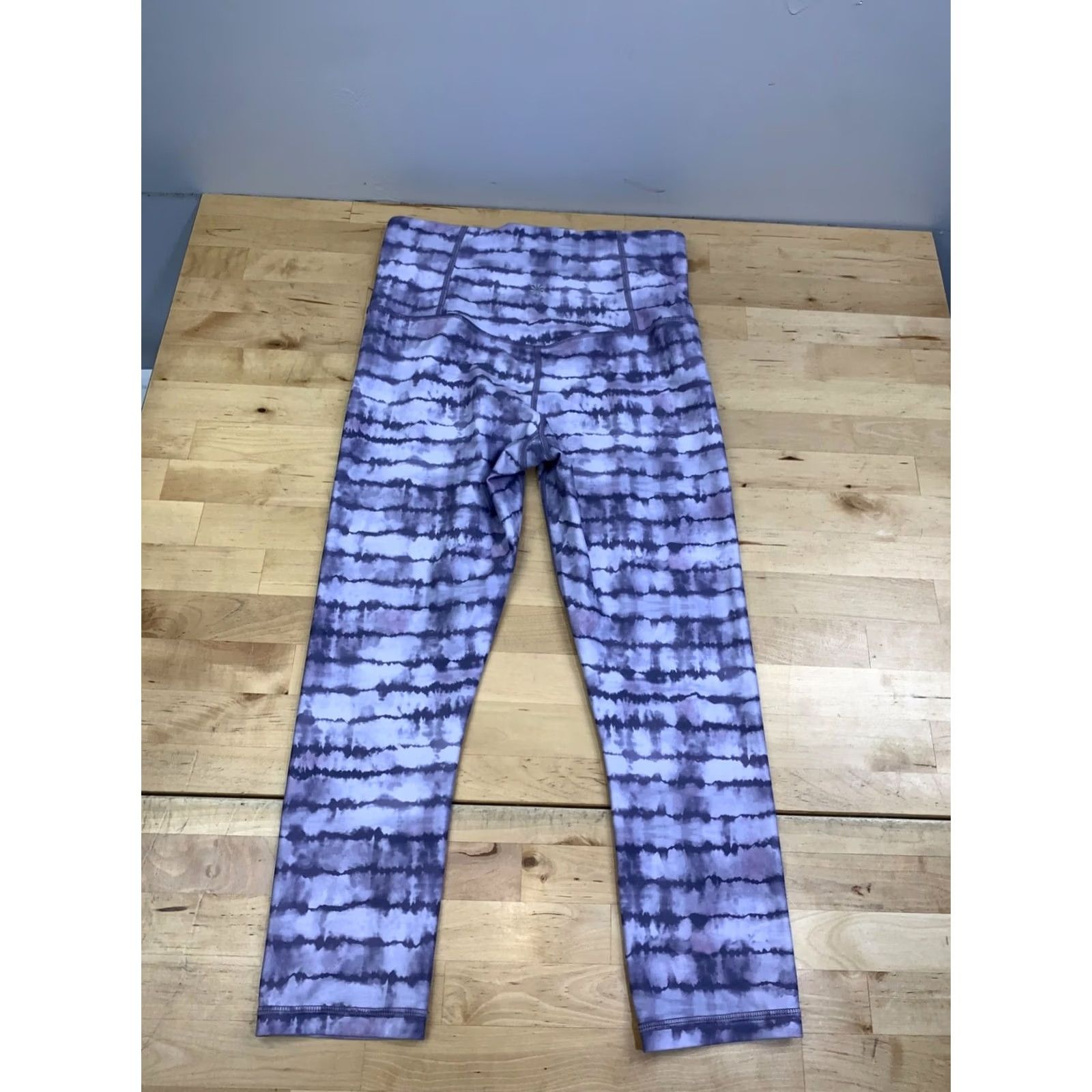 Athleta Athleta Leggings Capri Printed Elation Purple Women S Athletic Activewear 13241 Size 28" / US 6 / IT 42 - 7 Thumbnail