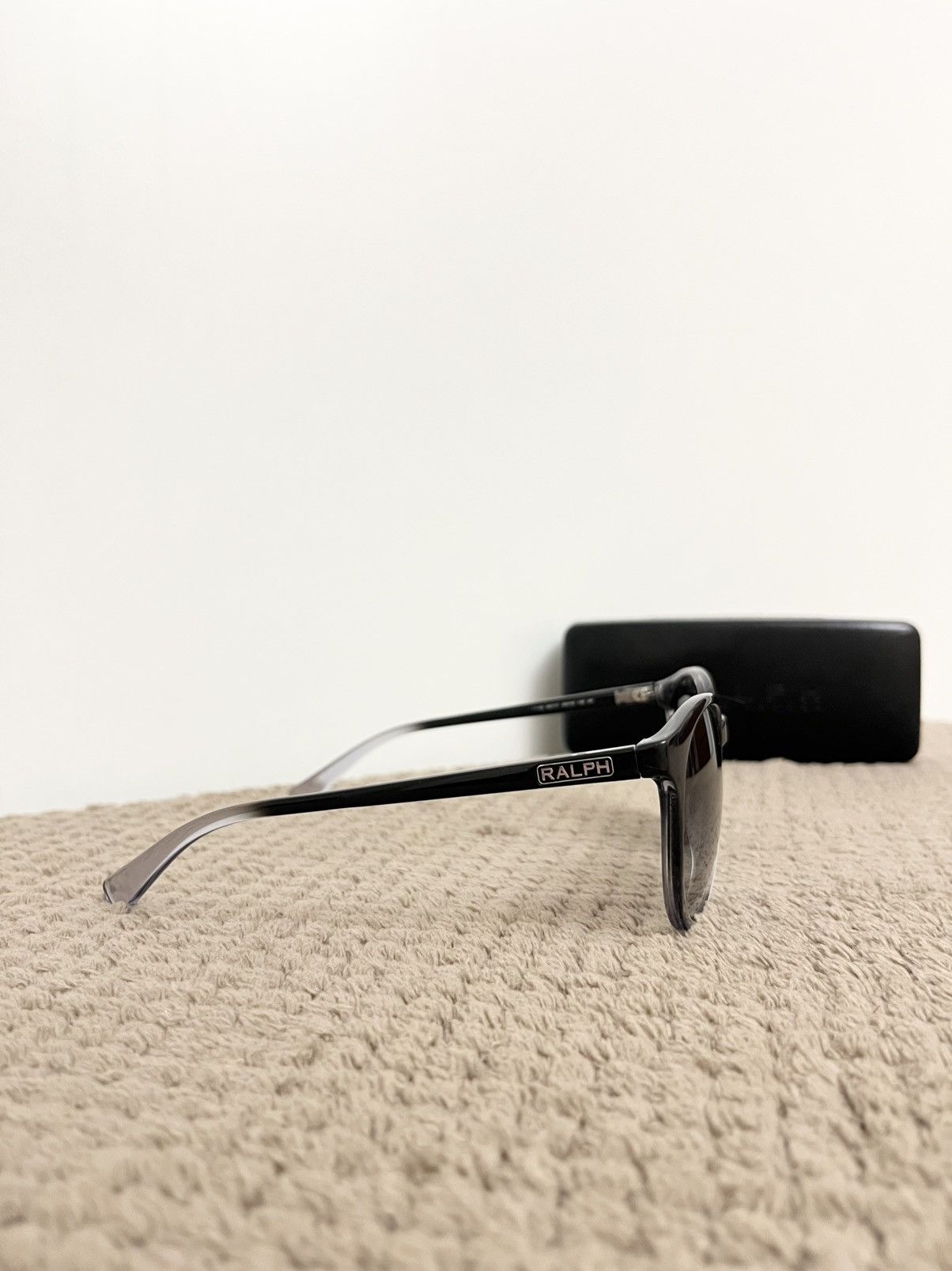 Ralph Lauren Ralph Lauren Sunglasses Gradient Classic Style with Case Size ONE SIZE - 4 Thumbnail