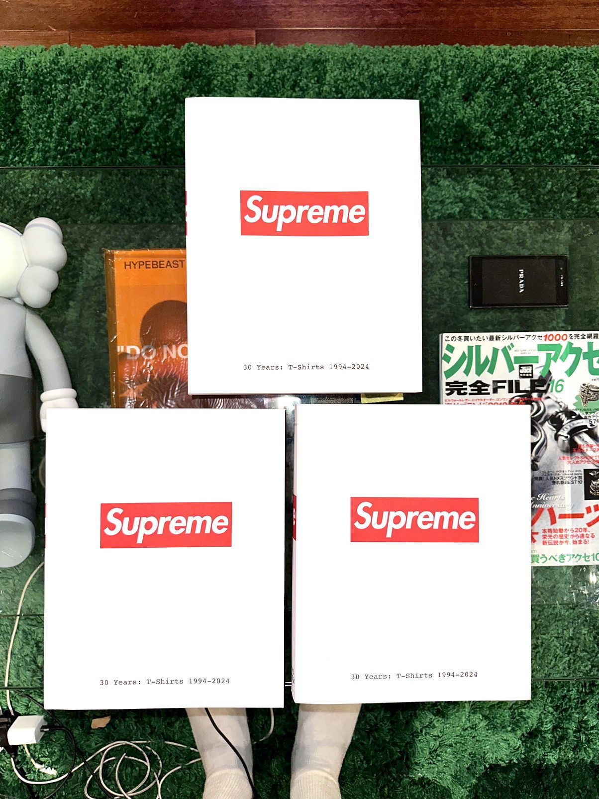 Supreme Supreme 30 Years: T Shirts 1994-2024 Book (3 Volumes) Size ONE SIZE - 2 Thumbnail