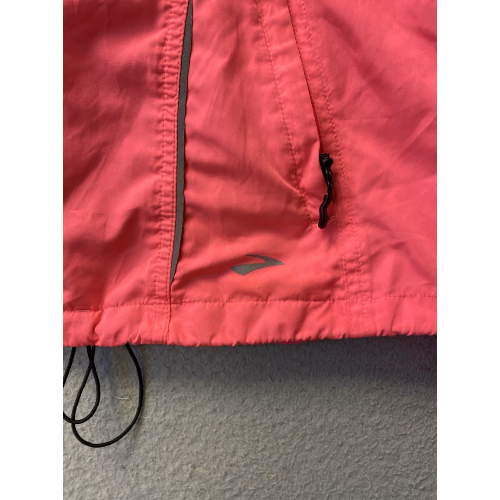 Brooks Brooks Nightlife Essential Neon Pink Lightweight Women's L Running Jacket Size L / US 10 / IT 46 - 2 Thumbnail