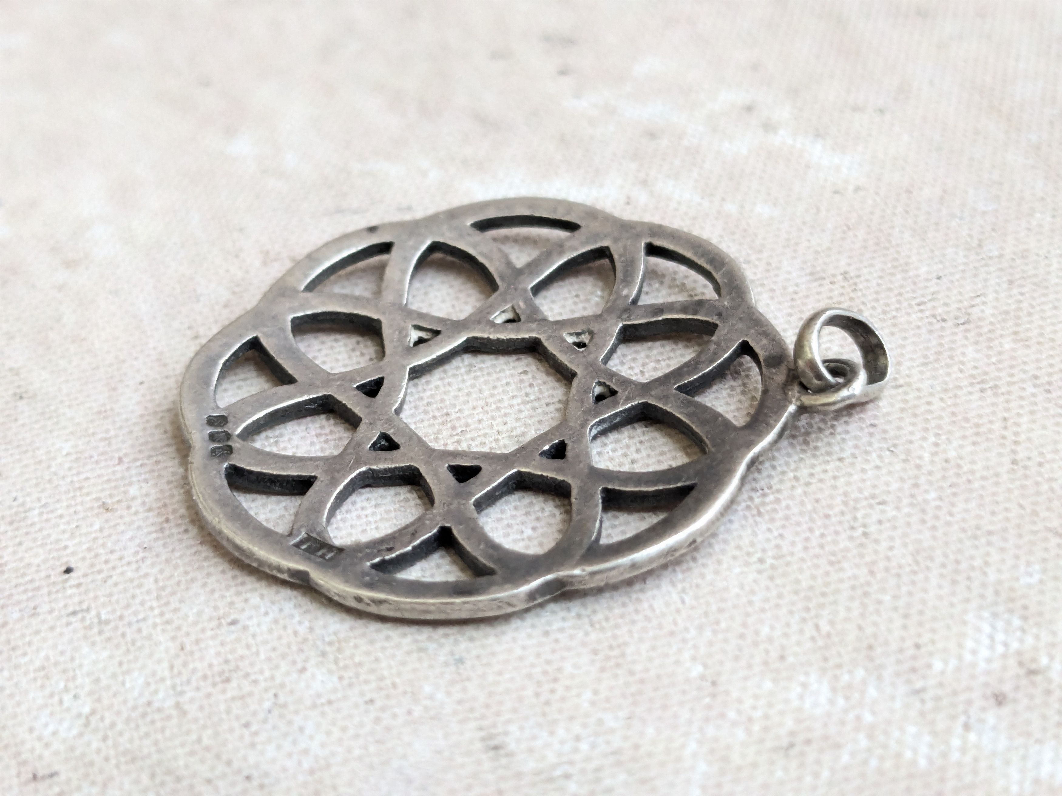 Sterling Silver Vintage Sterling Pendant Celtic Knot Flower Size ONE SIZE - 10 Thumbnail