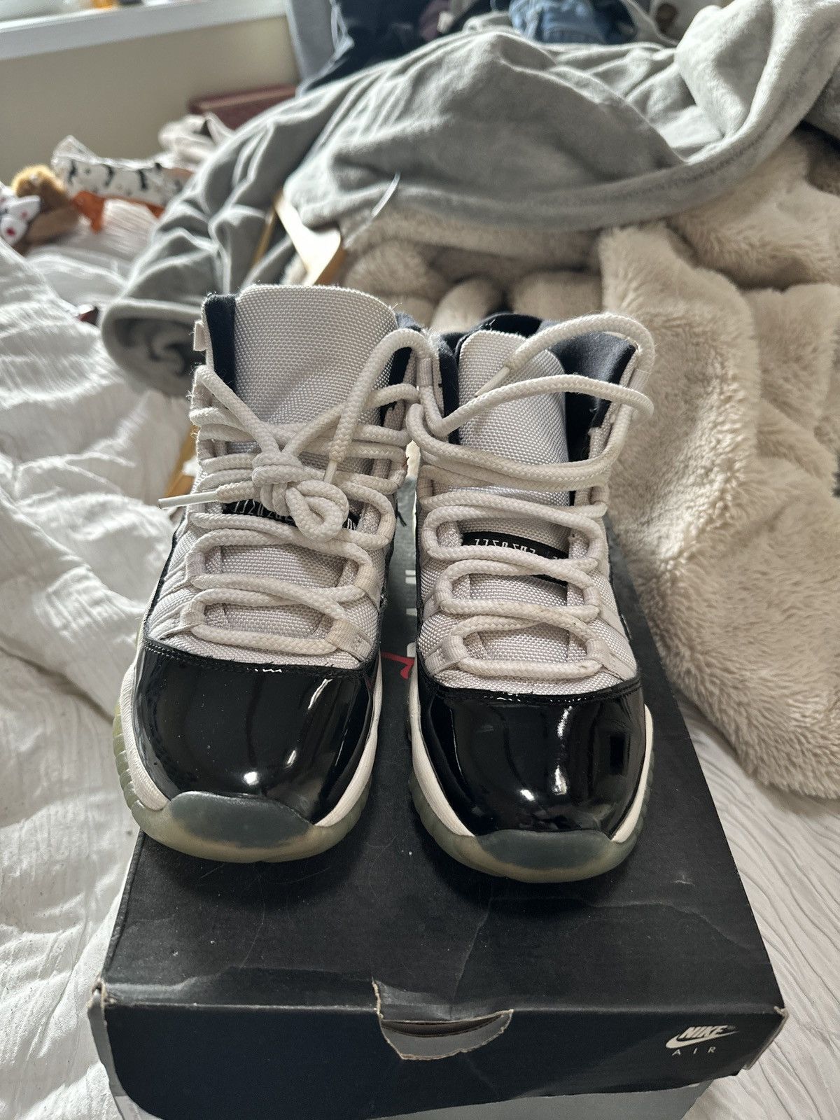 Jordan Brand Air Jordan 11 Retro Concord Size US 5 / EU 37 - 2 Thumbnail