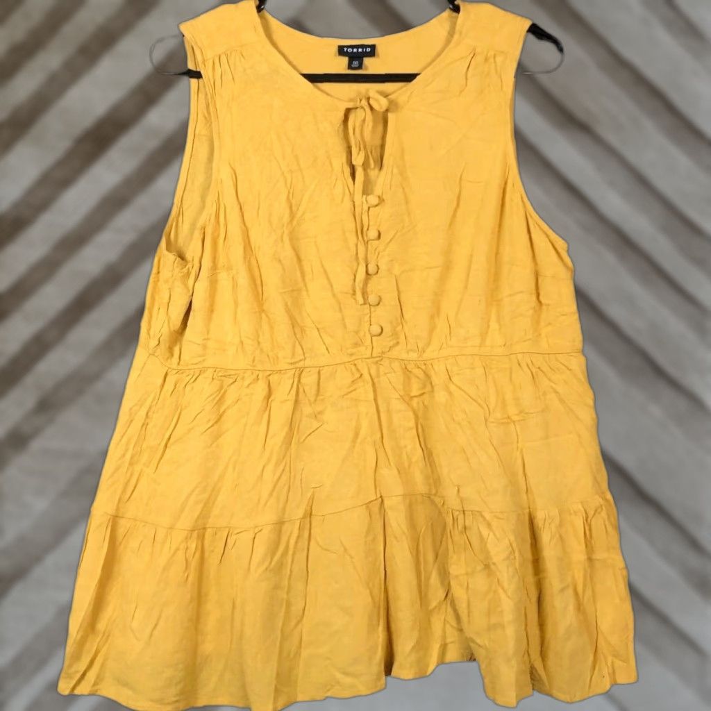 Torrid Torrid Womens Blouse Yellow V Neck Button Down Henley Sleeveless 00 Size XXS / US 00 / IT 34 - 1 Thumbnail