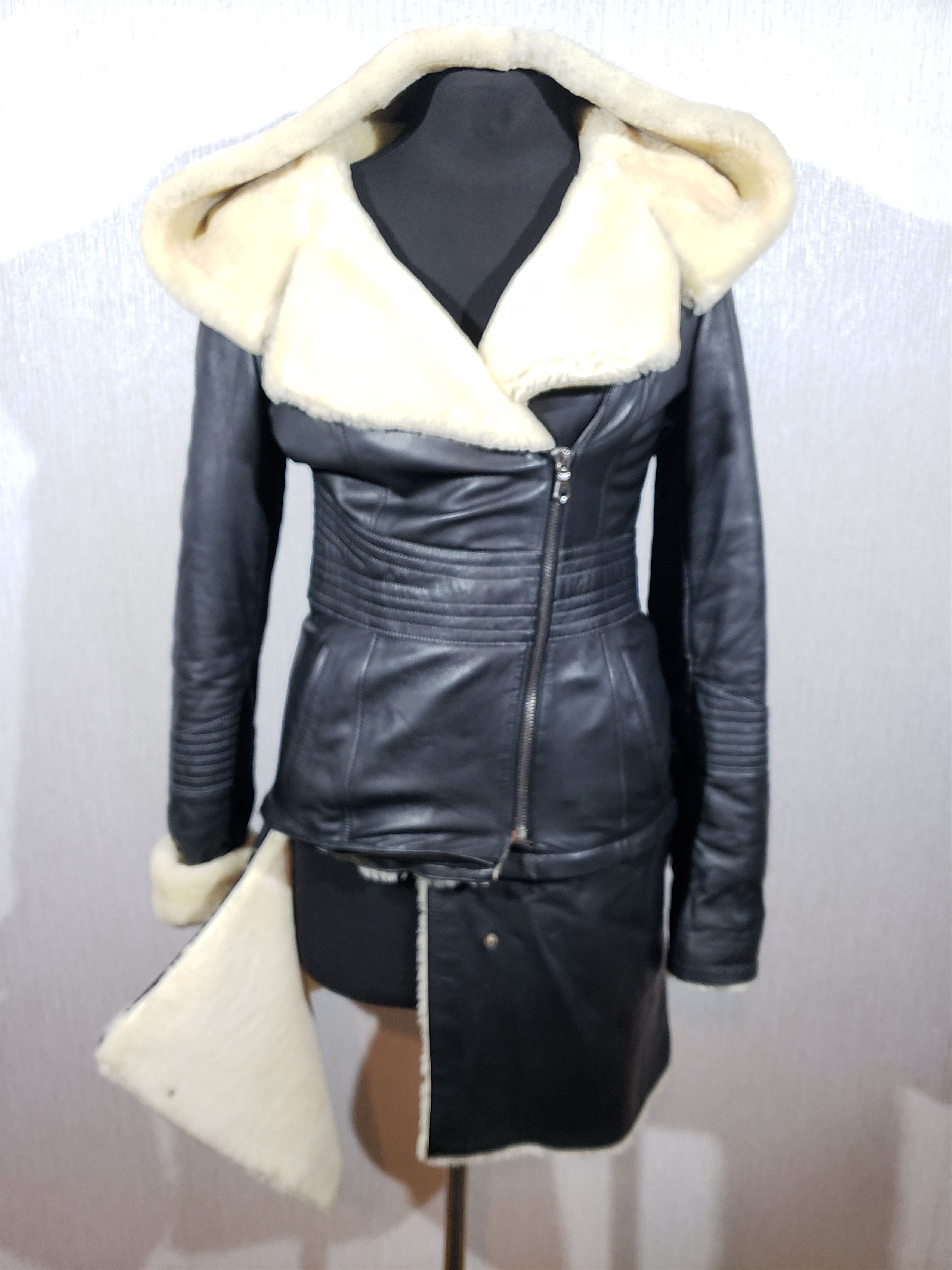 Other Stylish black jacket with a hood and a detachable bottom. Size M / US 6-8 / IT 42-44 - 4 Thumbnail