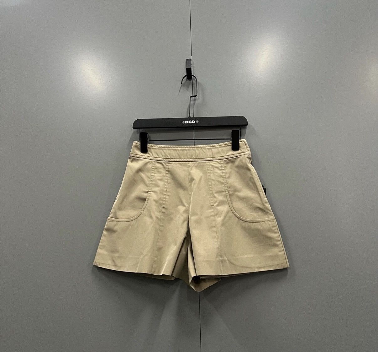 Miu Miu Miu Miu Khaki Shorts J41 Size 26" / US 2 / IT 38 - 1 Thumbnail
