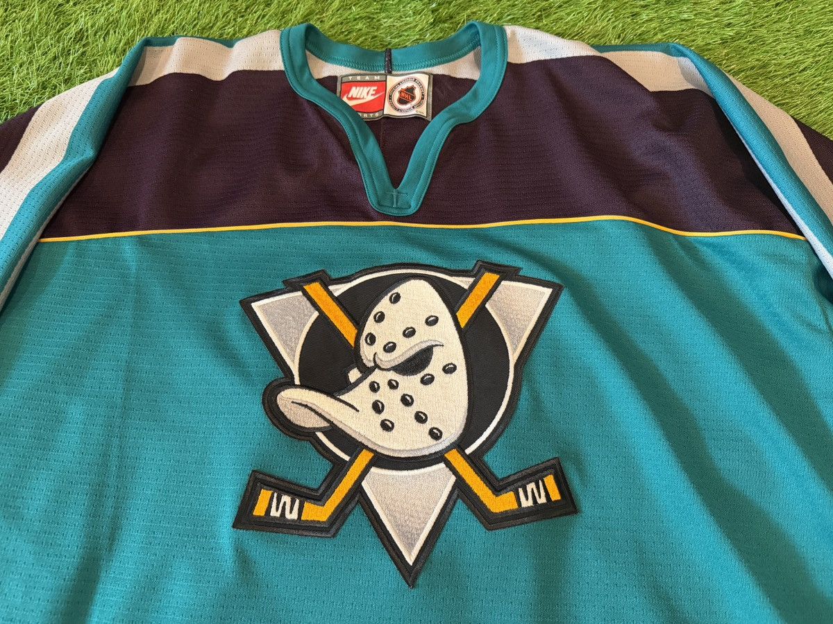 Nike Team Nike Anaheim Mighty Ducks Jersey Team Autographed 90s Size US XXL / EU 58 / 5 - 2 Thumbnail