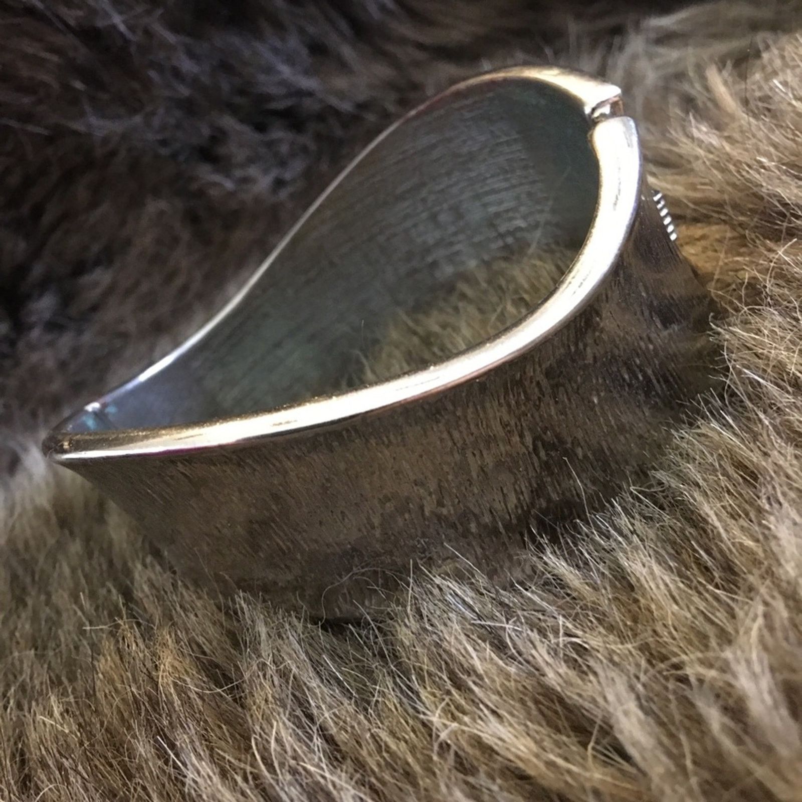 Jewelry Textured silver tone wavy style clamp bracelet Size ONE SIZE - 6 Thumbnail