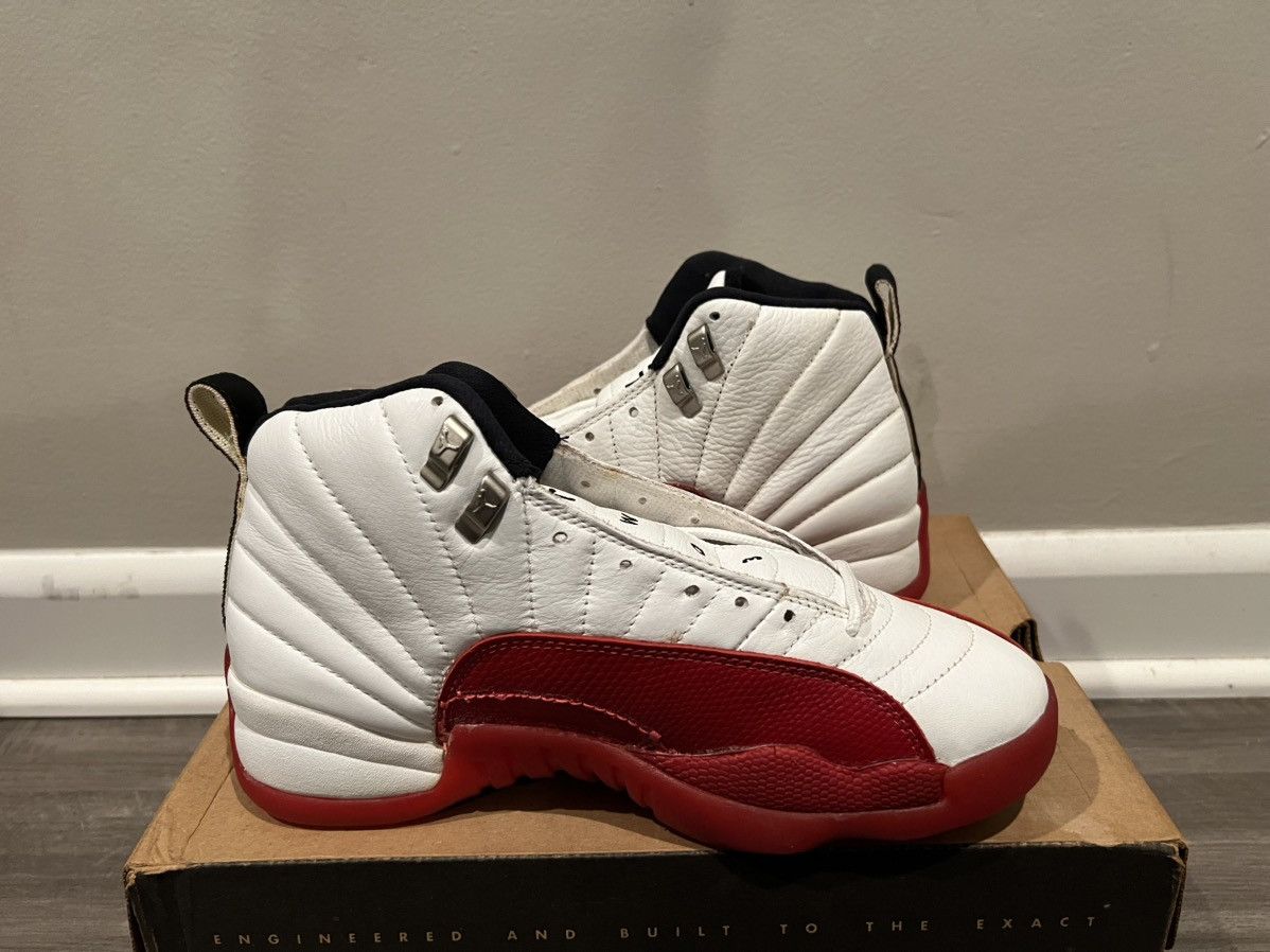 Jordan Brand Size 8 1997 Nike Air Jordan 12 OG Cherry White/Varsity Red Size US 8 / EU 41 - 5 Thumbnail
