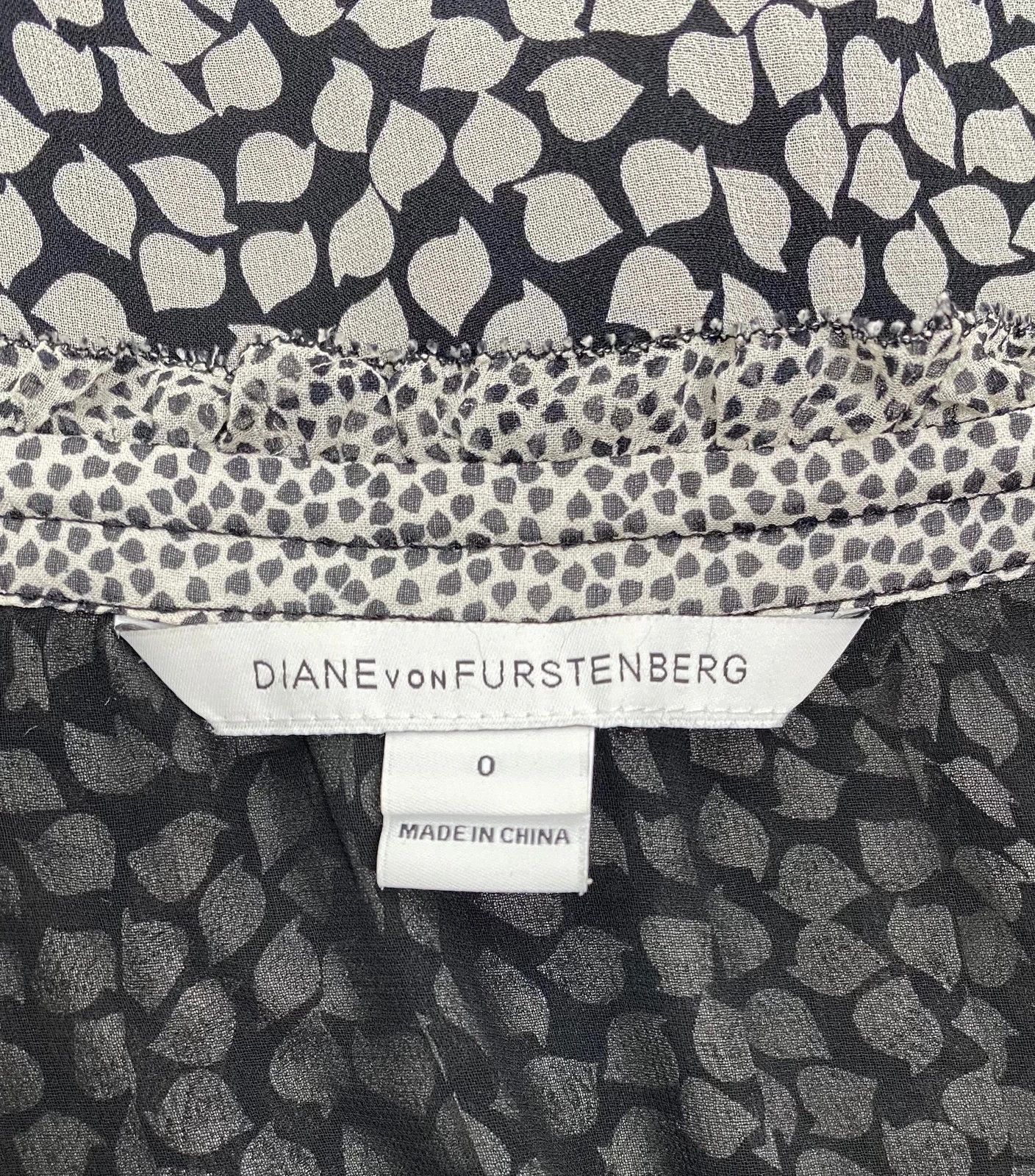Diane von Furstenberg Diane Von Furstenberg Silk Printed Blouse size 0 Size S / US 4 / IT 40 - 7 Thumbnail