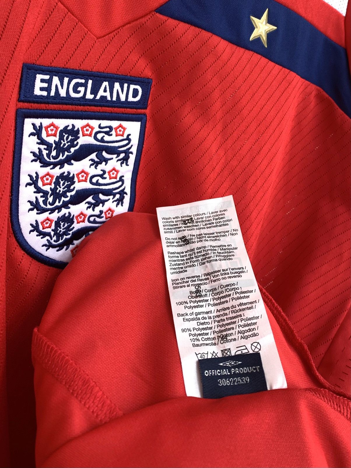 Umbro Umbro England Vintage 2008-2010 Away Football Shirt Size L Size US L / EU 52-54 / 3 - 10 Thumbnail