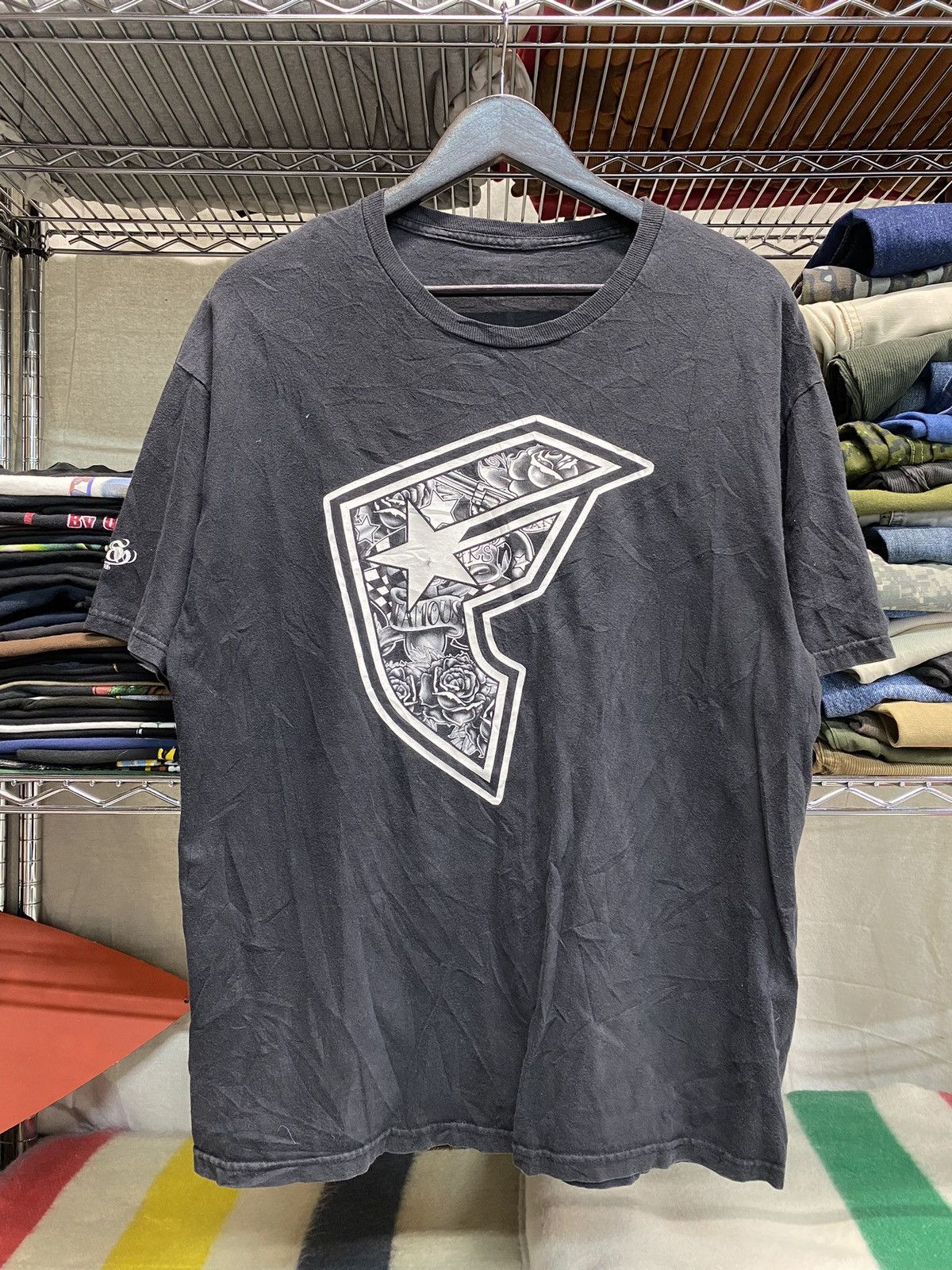 Famous Stars And Straps × Tapout × Vintage Y2K famous stars and straps grunge travis barker blink 182 Size US L / EU 52-54 / 3 - 1 Thumbnail