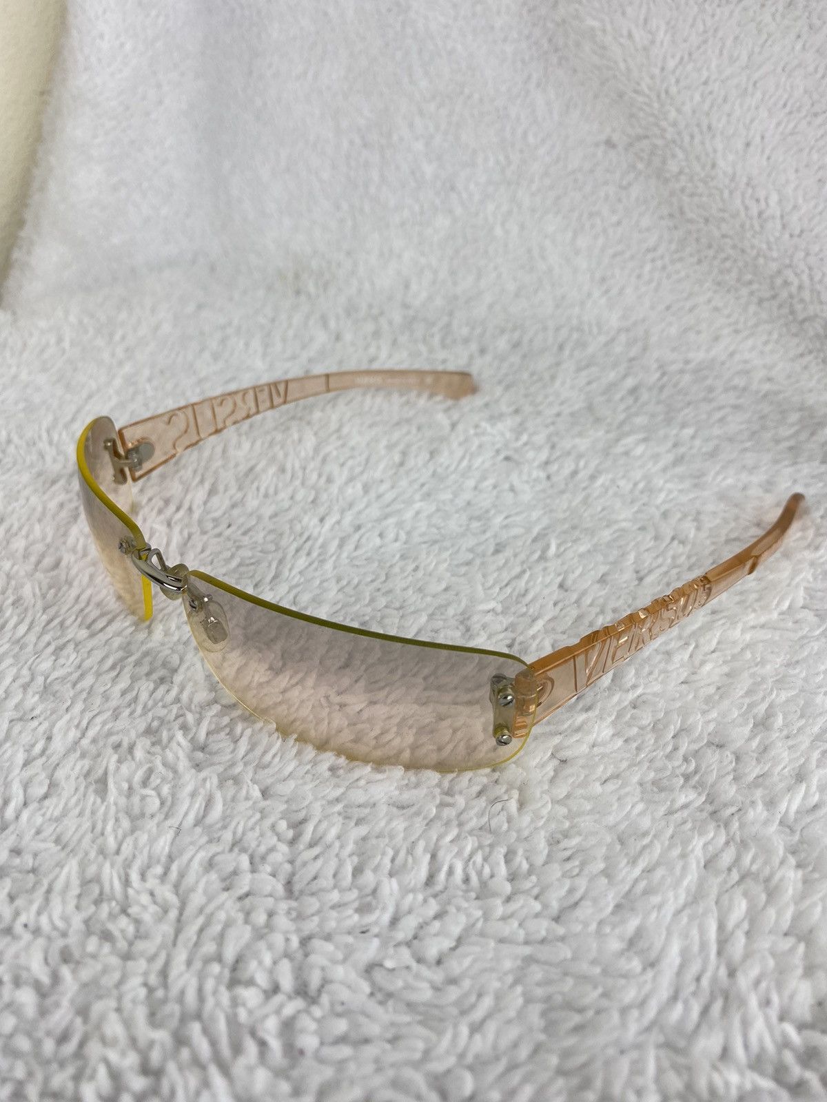 Versus 🔥RARE🔥 Vintage 90s VERSUS by VERSACE Peach Sunglasses Size ONE SIZE - 3 Thumbnail