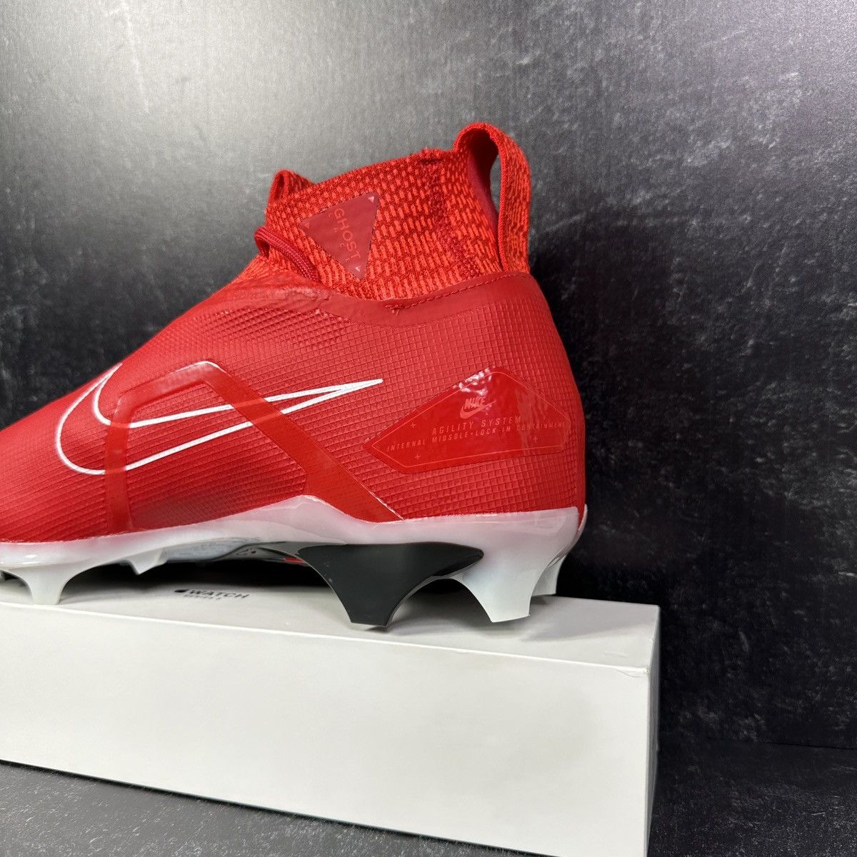 Nike ALPHA MENACE ELITE 3 UNIVERSITY RED FOOTBALL CLEATS FLYKNIT Size US 9 / EU 42 - 10 Thumbnail