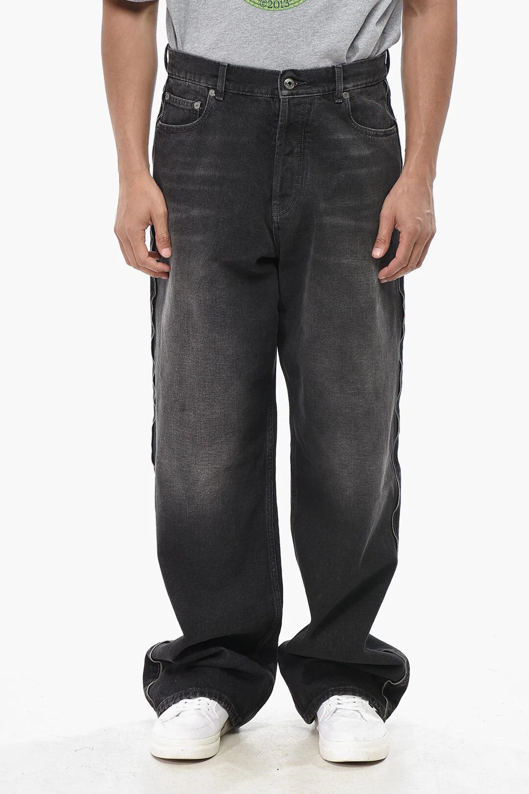 Off-White og1mm0526 Loose Fit Washed Denim Jeans in Black Size US 32 / EU 48 - 1 Thumbnail