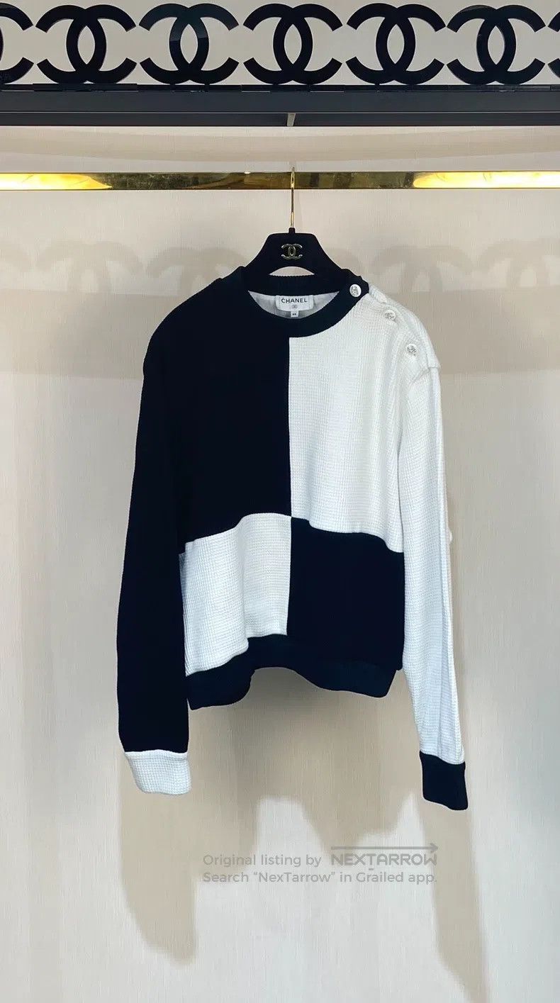 Chanel Chanel 21 popular black and white waffle sweatshirt Size M / US 6-8 / IT 42-44 - 1 Thumbnail