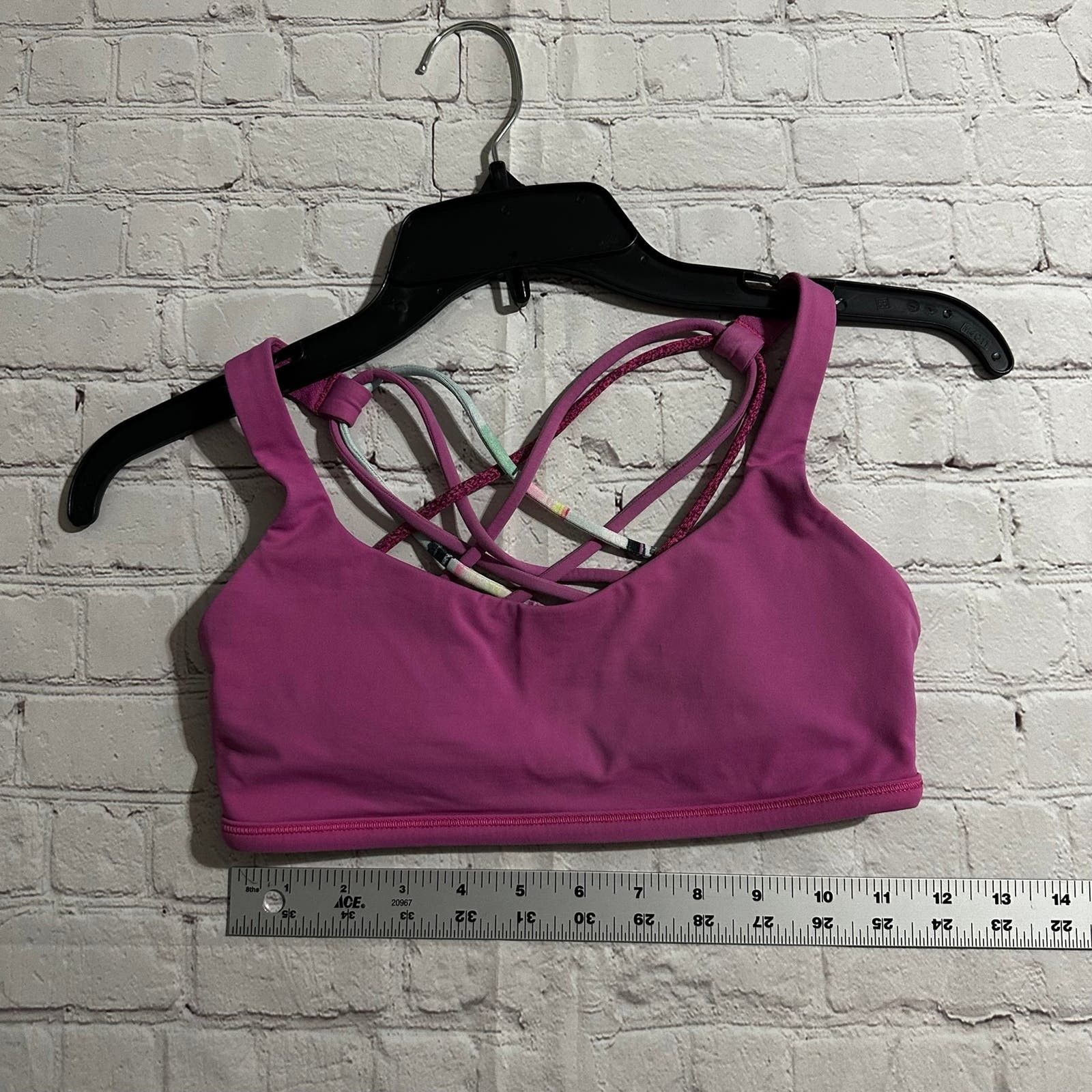 Lululemon lululemon sports bra size 4 Size S / US 4 / IT 40 - 4 Thumbnail