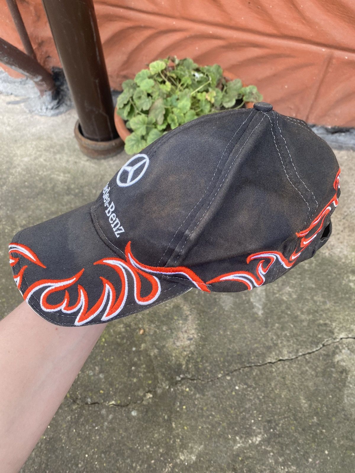 Mercedes-Benz VINTAGE MERCEDES BENZ JAPANESSE FLAME FADED CAP ONE SIZE Size ONE SIZE - 4 Thumbnail