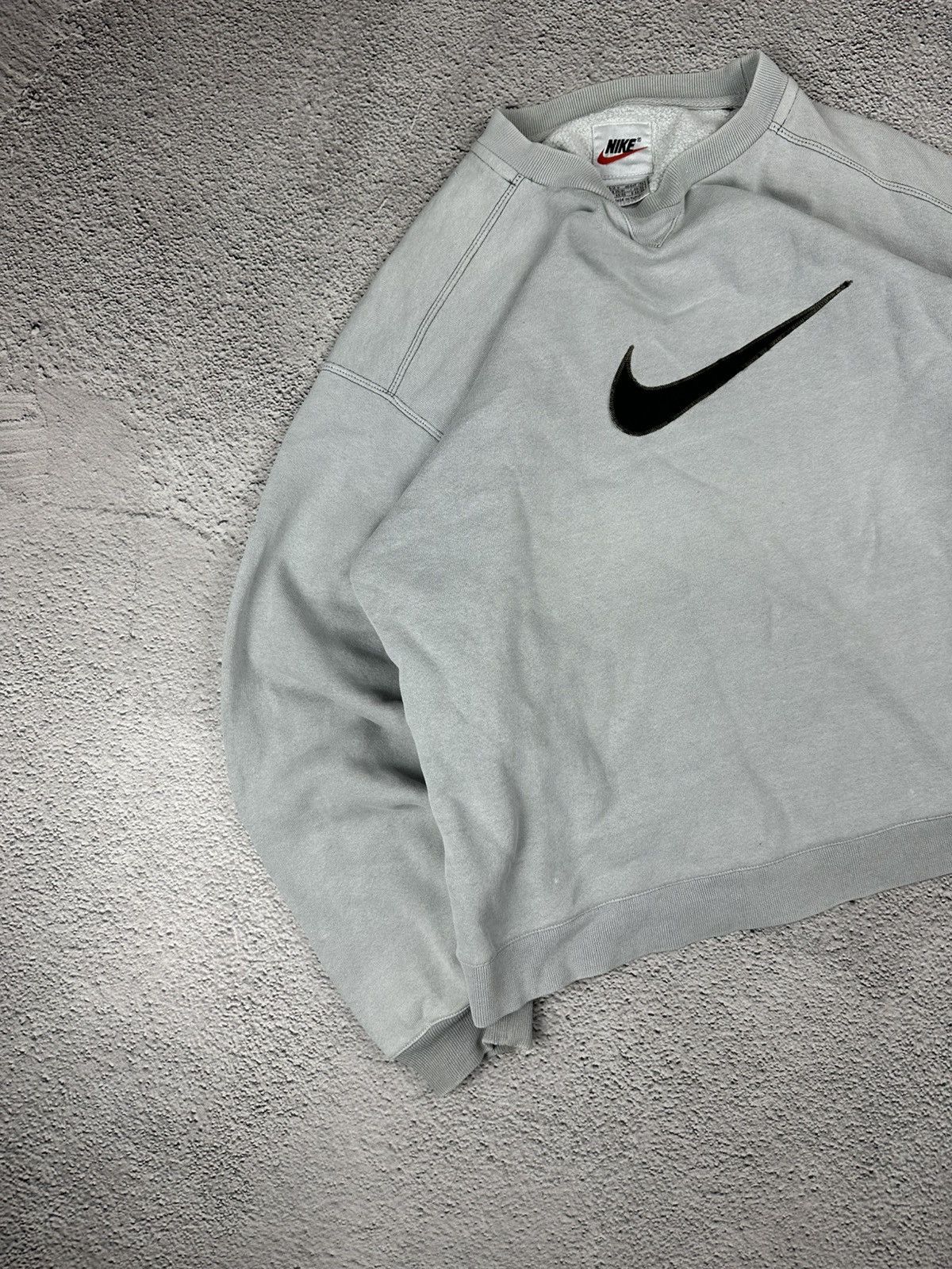 Nike Vintage Nike Sweatshirt Boxed Logo Faded Y2K Rare 90s SK8 Size US M / EU 48-50 / 2 - 3 Thumbnail