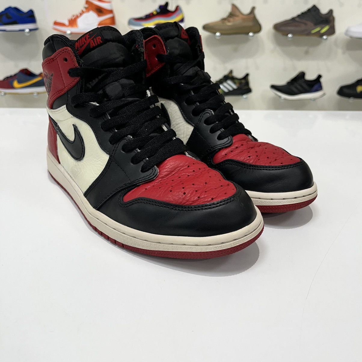 Air Jordan 1 Retro High Bred Toe