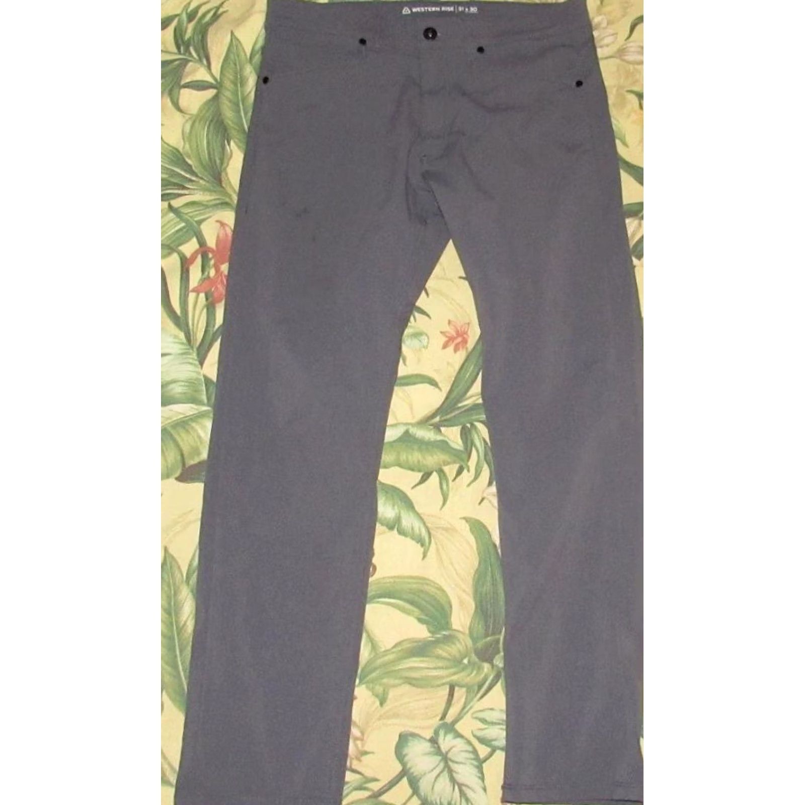 Vintage WESTERN RISE Grey AT Chino Pants 31 x 30 Mens Chino Pants 31 30 Grey 97% Nylon 3% Spandex Size US 31 - 3 Thumbnail