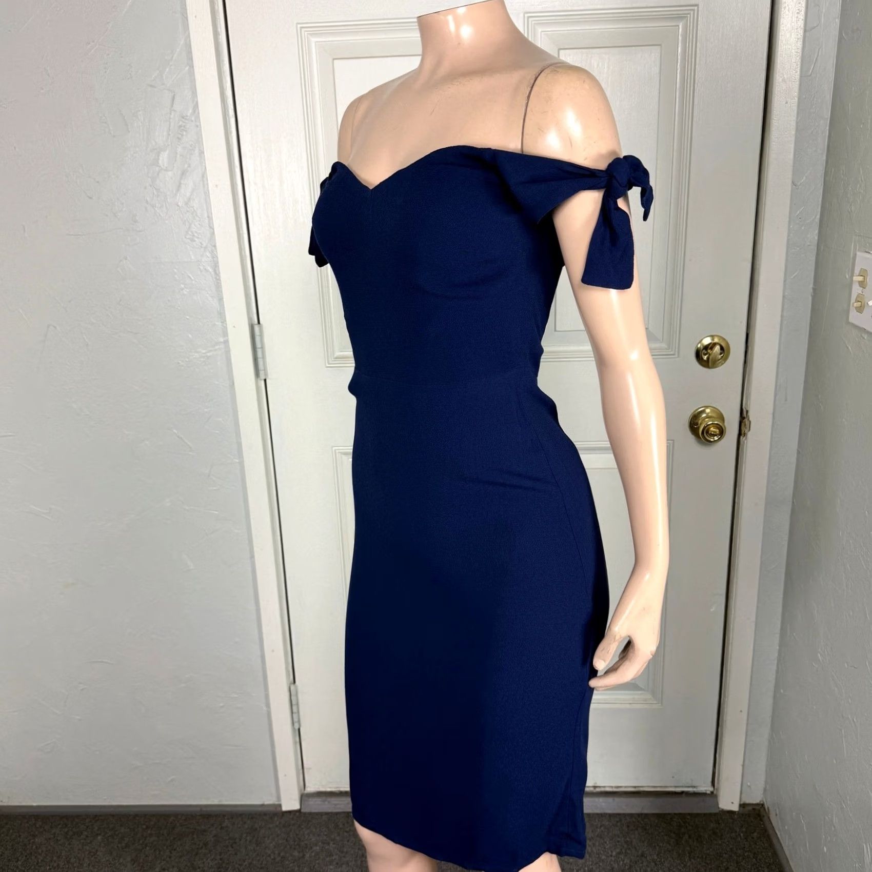 Reformation Reformation Dress 4 Navy Mini Viscose Off The Shoulder Party Tie Women's Size S / US 4 / IT 40 - 3 Thumbnail