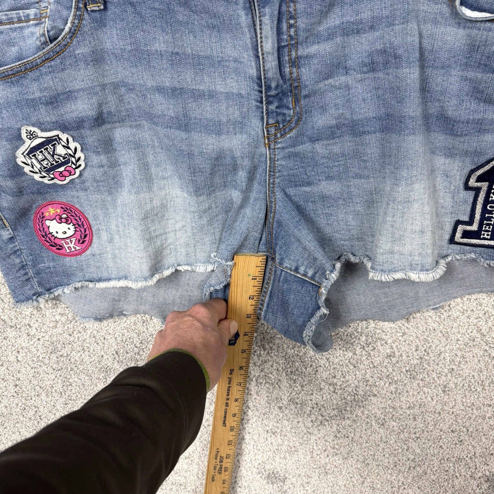 Vintage VINTAGE Hello Kitty Shorts 24 Plus 47x4 Denim Cut-Off Patches Y2K Grunge Playful Upcycled Size 42" / US 20 - 4 Thumbnail