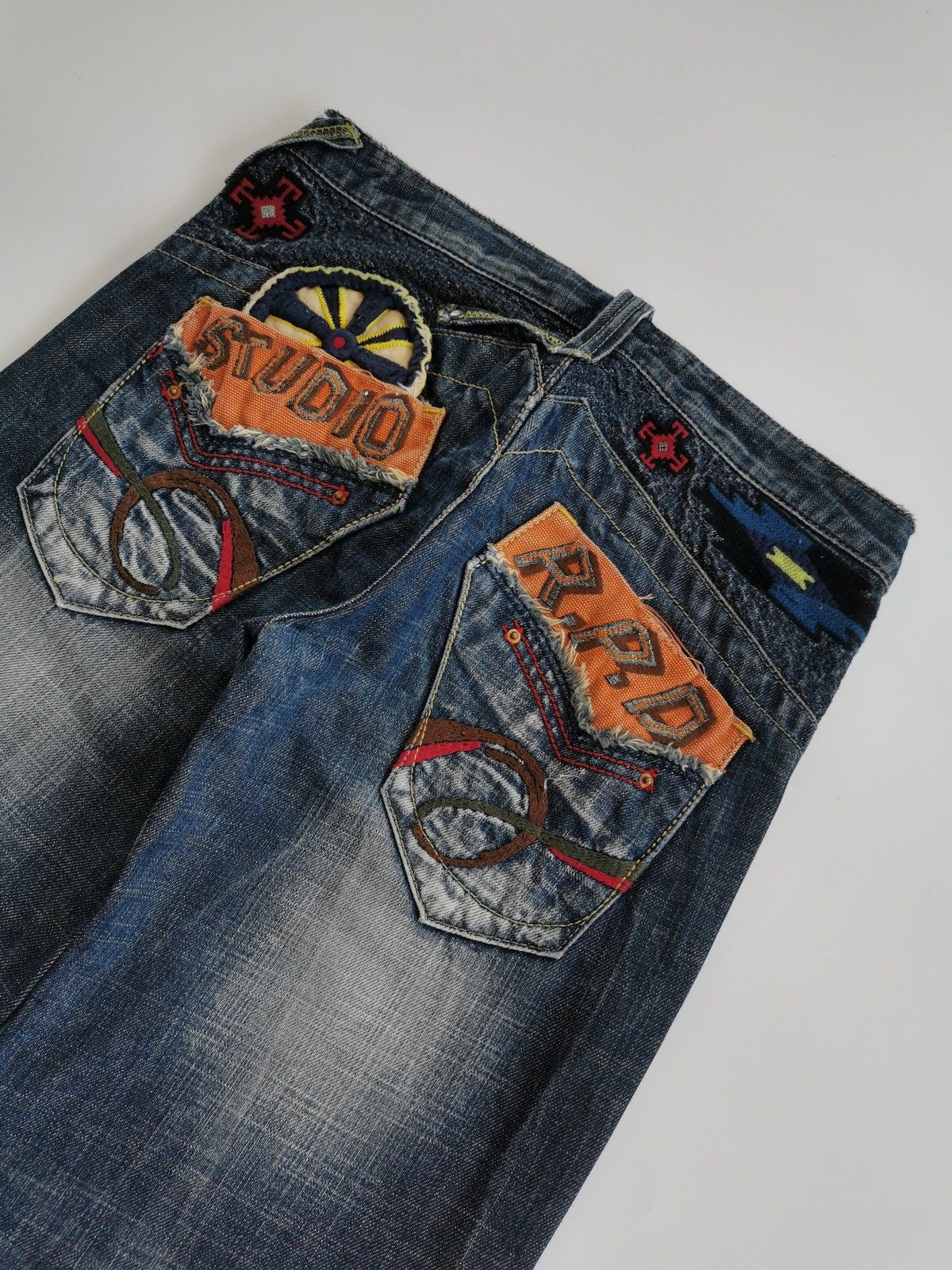 Japanese Brand Flared Bootcut Studio Red Pepper Embroidery Jeans Size 28" / US 6 / IT 42 - 1 Thumbnail
