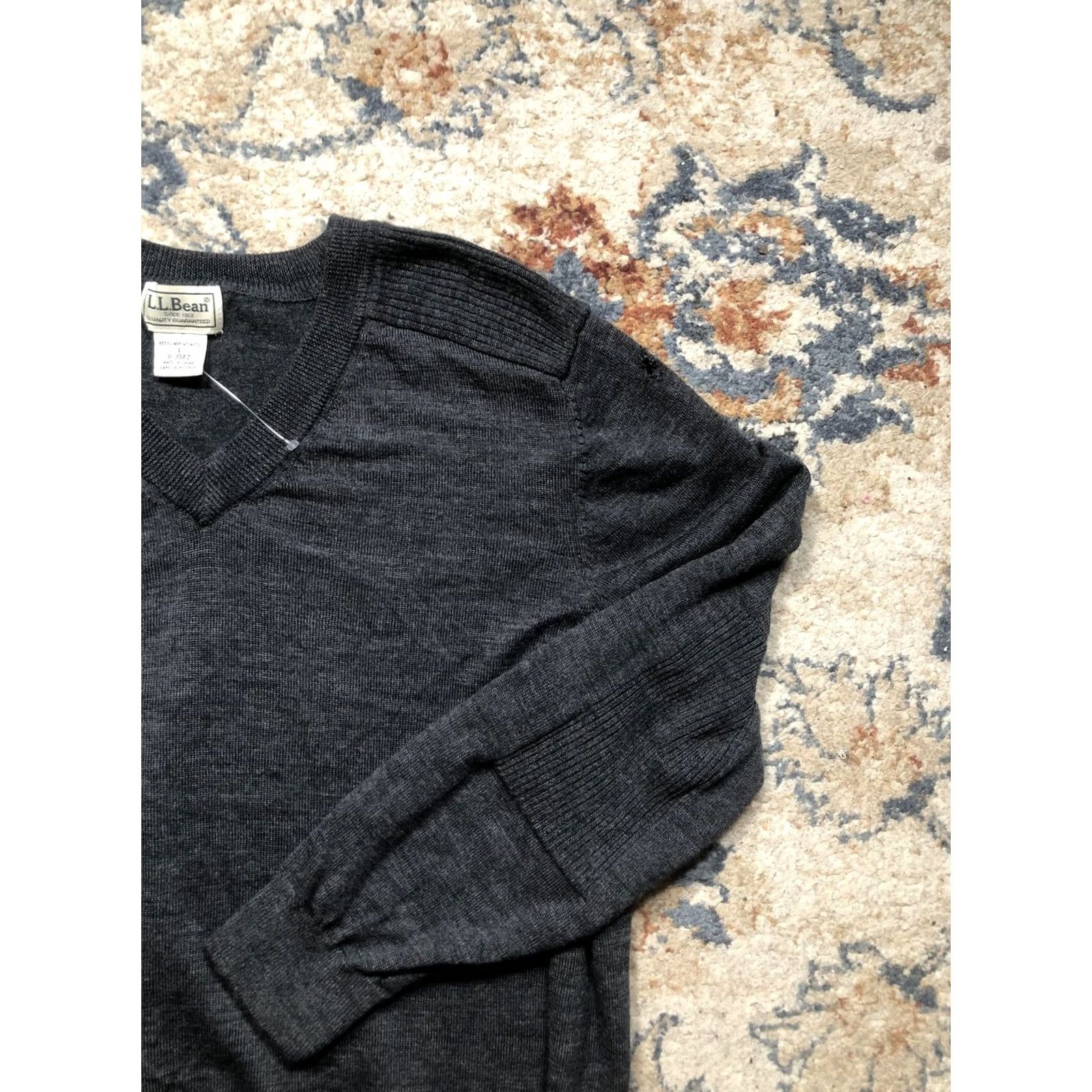 Vintage VINTAGE L.L.Bean Sweater Mens L Gray 100% Merino Wool V-Neck Pullover Knit Trim Size US L / EU 52-54 / 3 - 4 Thumbnail