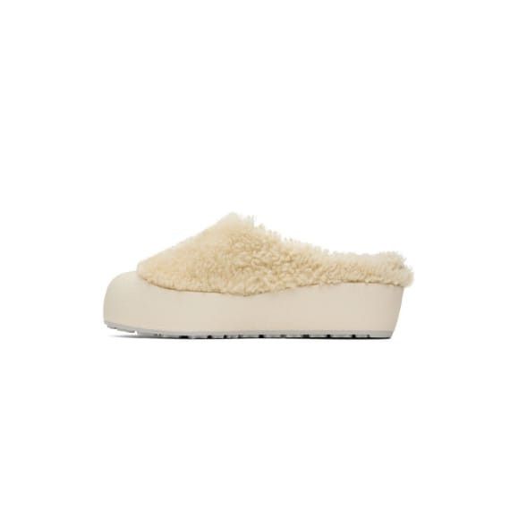 o1y1224 Padded Shearling Slippers in White