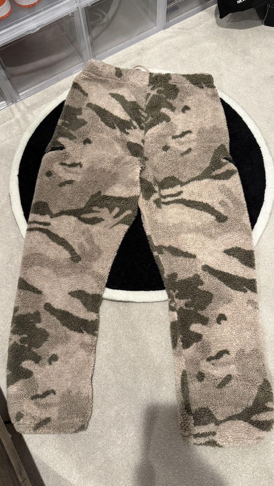 Essentials Camo Fear Of God Essentials Fleece Sweatpants Size US 33 - 3 Thumbnail