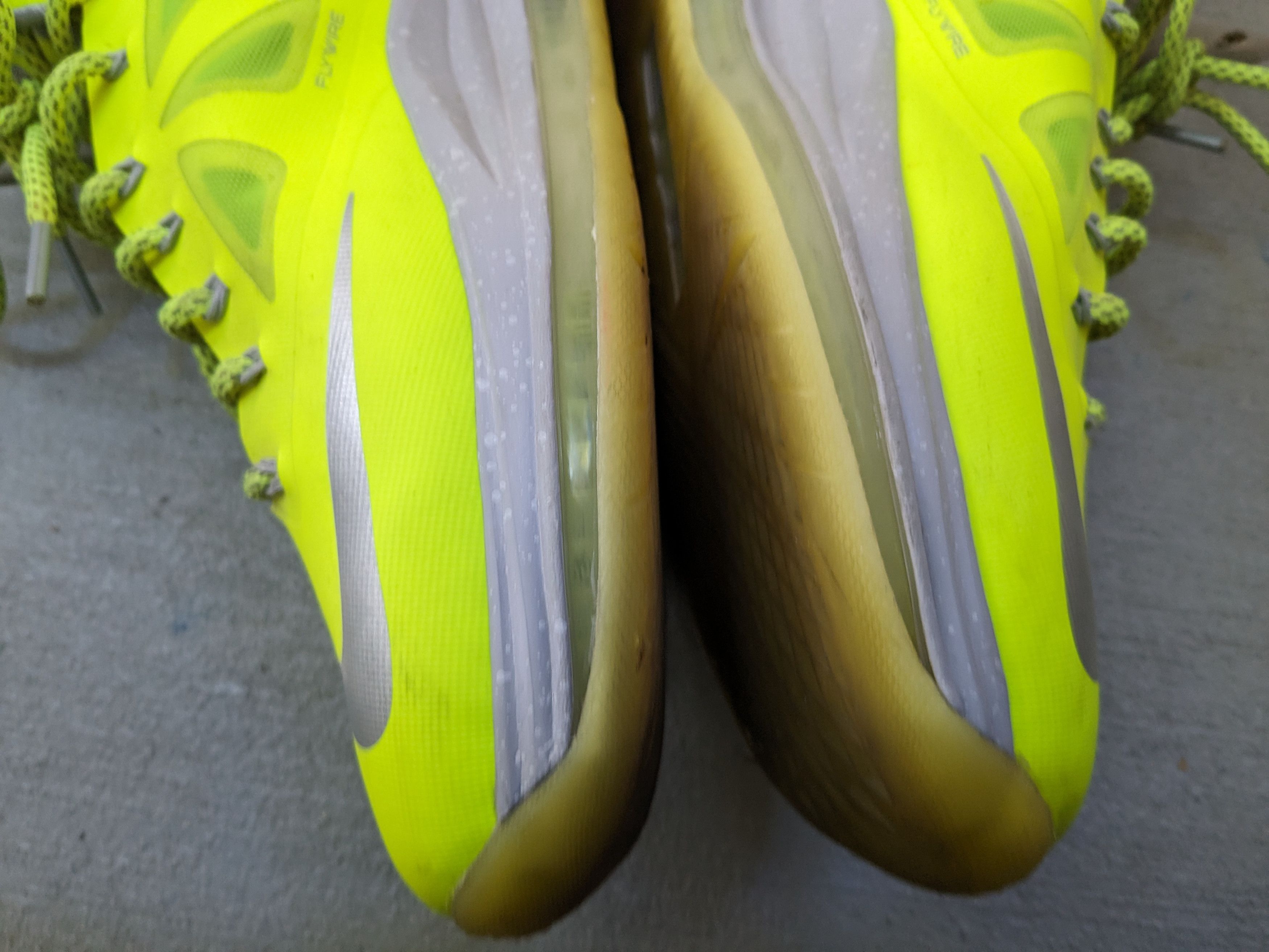 Nike Nike LeBron 10 Volt 11 541100-700 Basketball Yellow Green Size US 11 / EU 44 - 6 Thumbnail