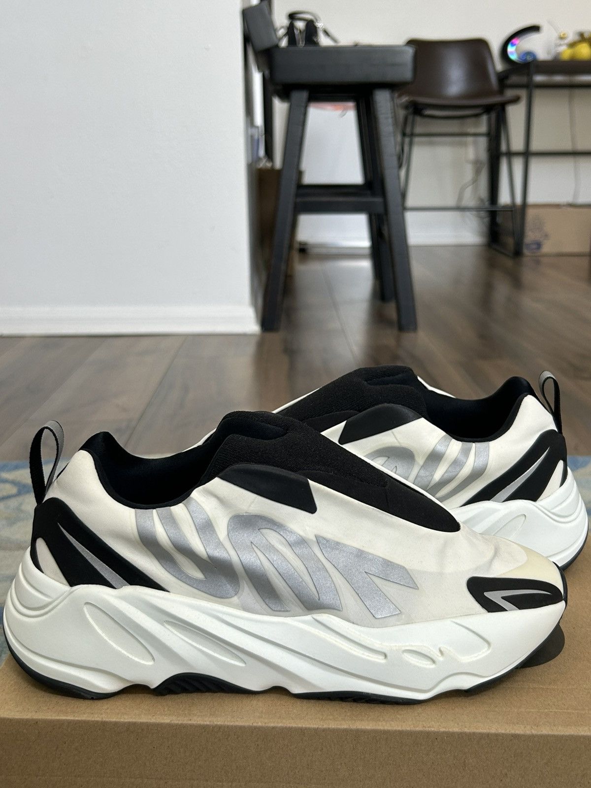 Yeezy Adidas Yeezy boost 700 mnvn laceless analog Size US 8 / EU 41 - 1 Thumbnail