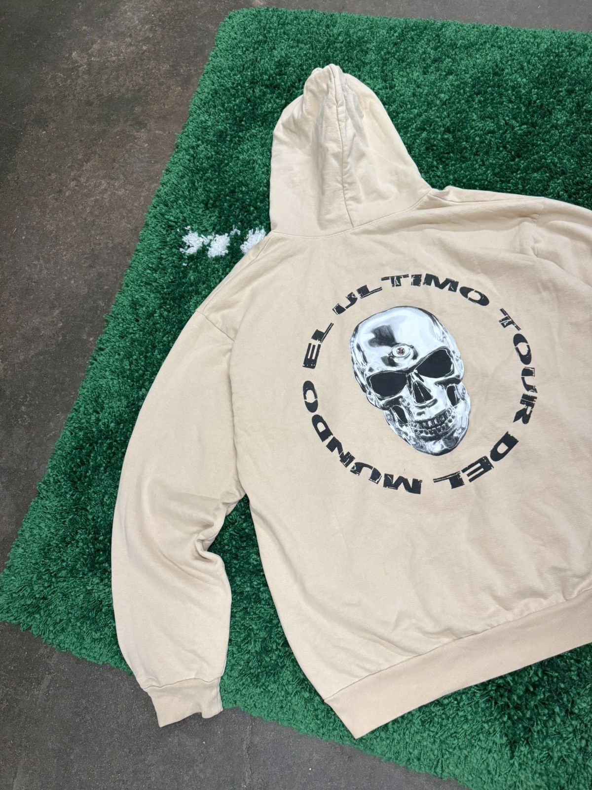 Other BAD BUNNY EL ULTIMO TOUR DEL MUNDO HOODIE 2XL XXL Size US XXL / EU 58 / 5 - 2 Thumbnail