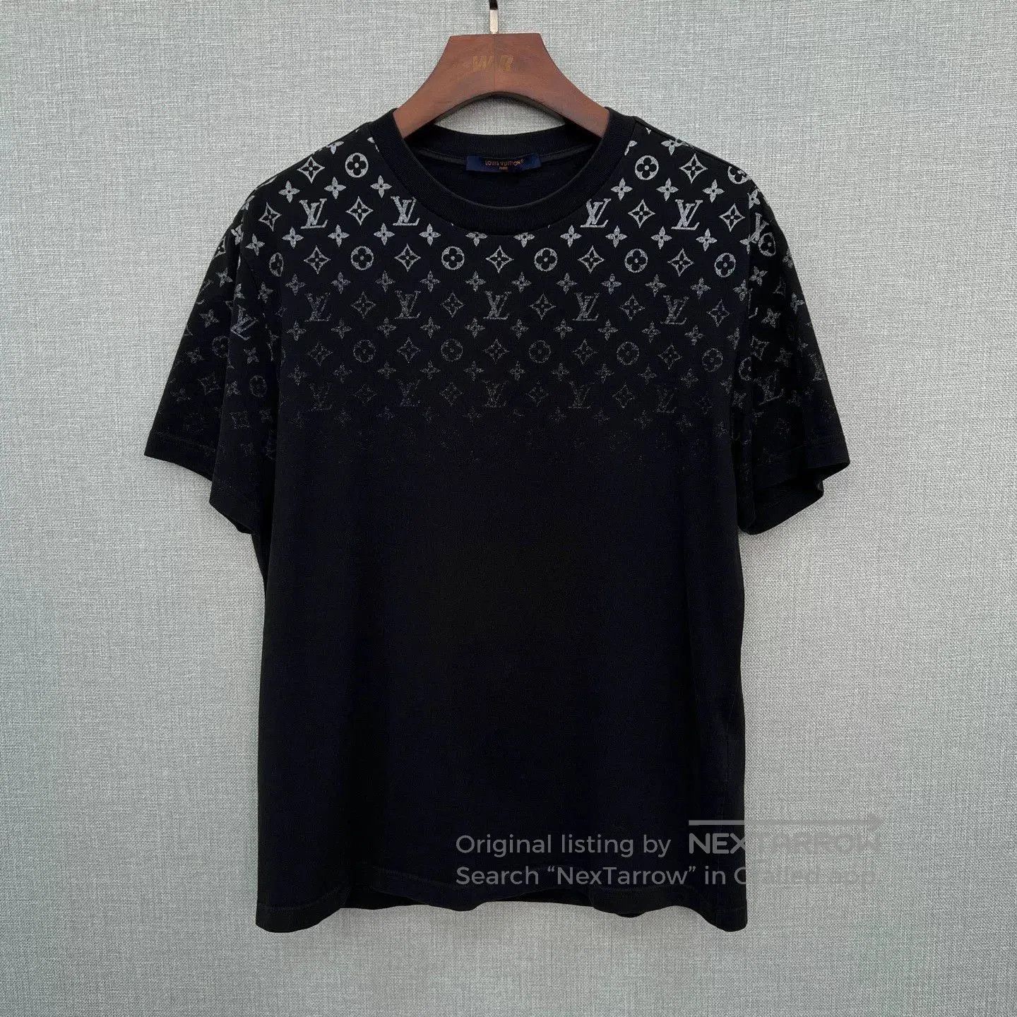 Louis Vuitton Louis Vuitton Monogram Logo Short-Sleeve. Size US L / EU 52-54 / 3 - 1 Thumbnail