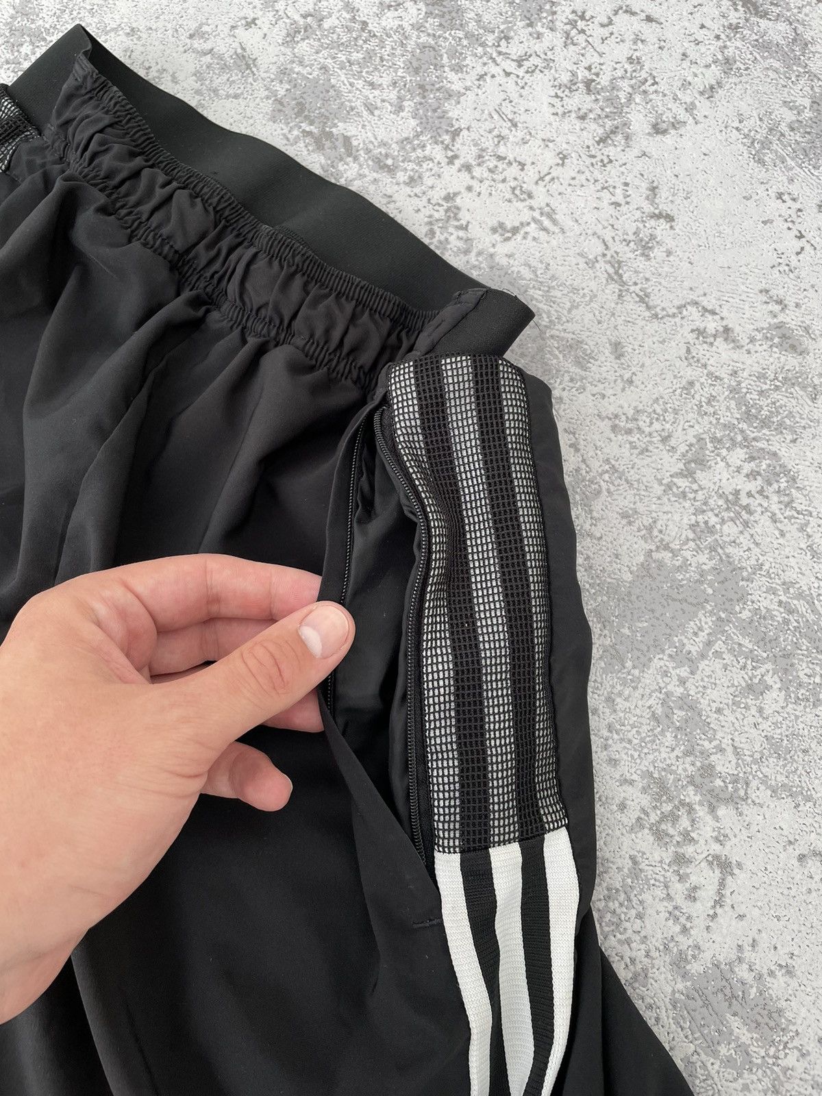 Adidas Arsenal 2021/22 Adidas Shorts Size US 30 / EU 46 - 4 Thumbnail