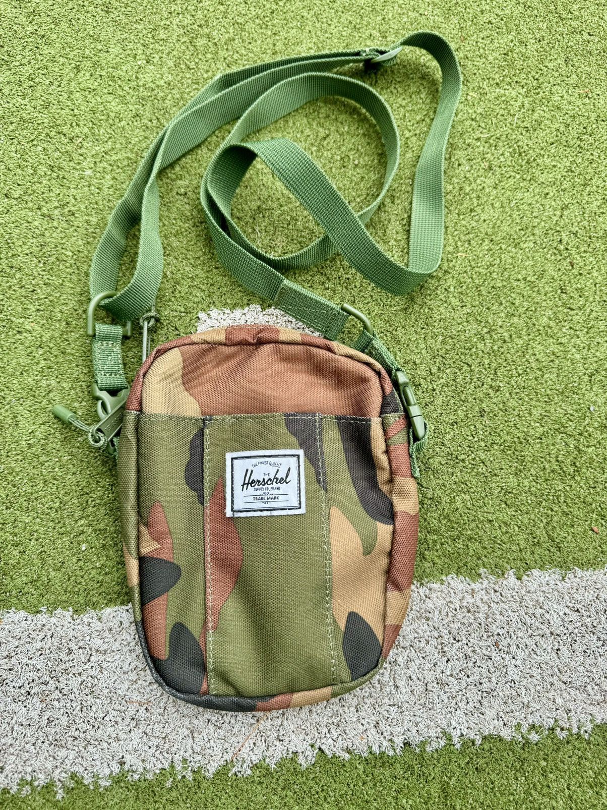 Herschel Supply Co. Camo Form Crossbody Bag Size ONE SIZE - 1 Thumbnail