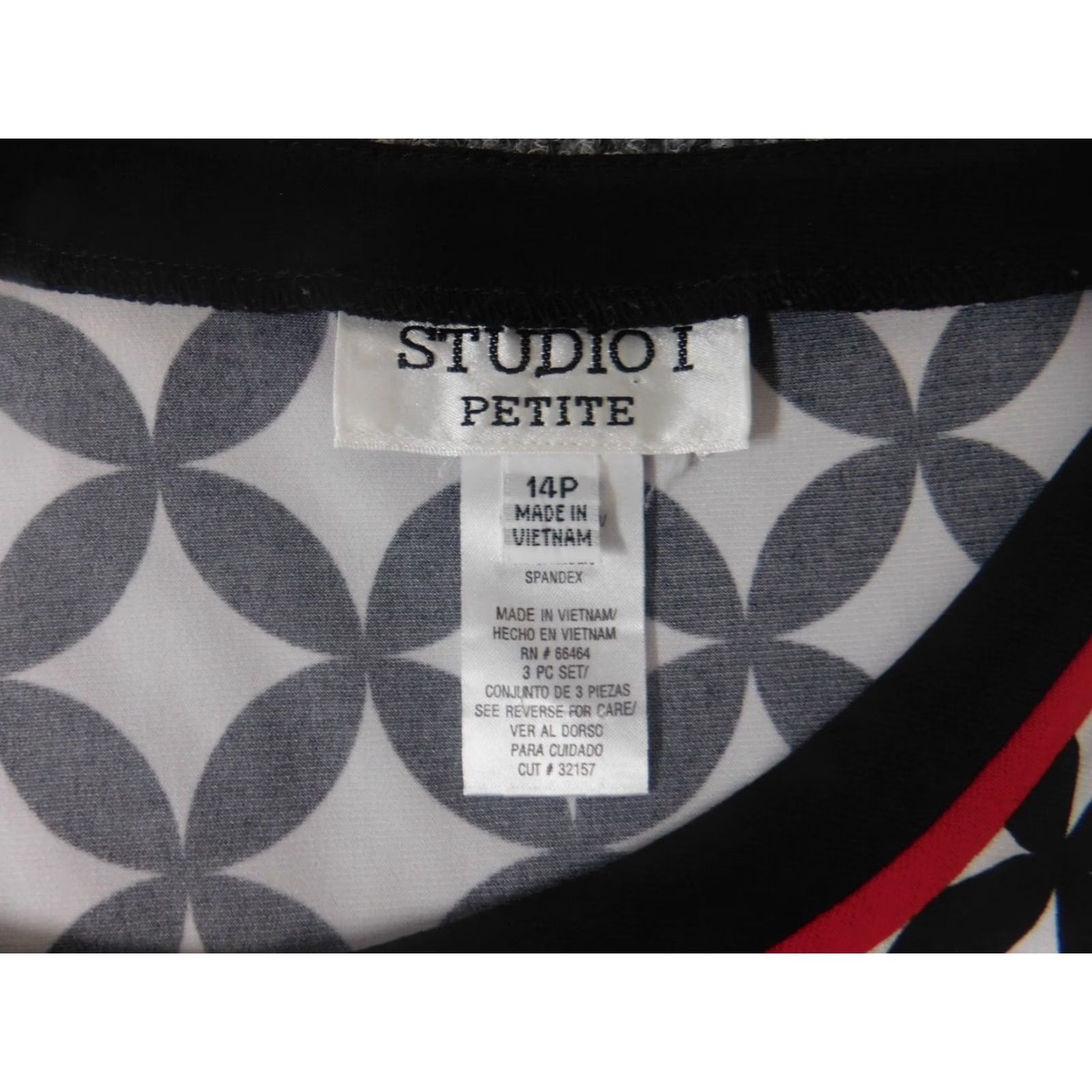 Vintage Studio I Blouse Womens 14P Petites White Black Pullover Cap Sleeve Crew Neck Short Sleeve Casual Button Bird Floral Cotton Polyester Rayon Size XL / US 12-14 / IT 48-50 - 6 Thumbnail